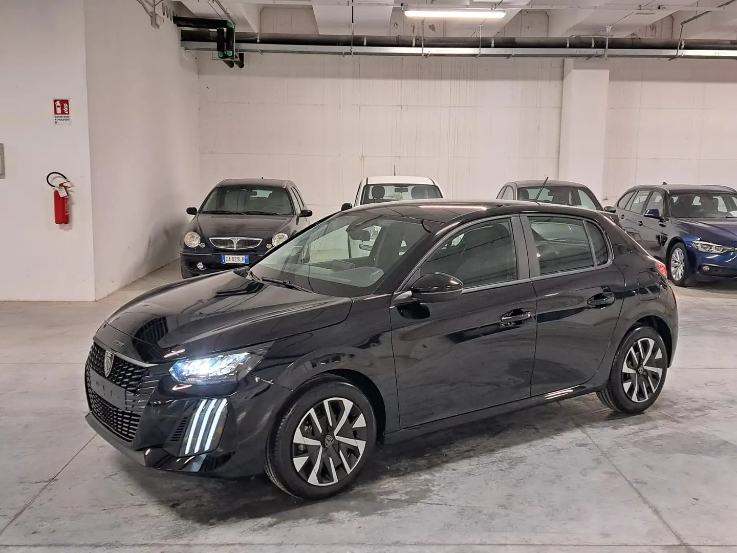 Peugeot 208 1200 PureTech 75CV Style 5 Porte ***Km. Zero*** Schwarz - 1