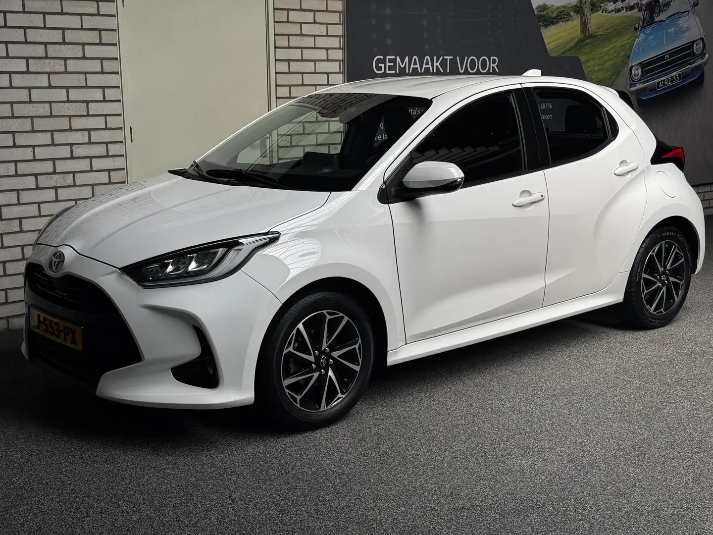 Toyota Yaris 1.5 VVT-i First Edition Wit - 2