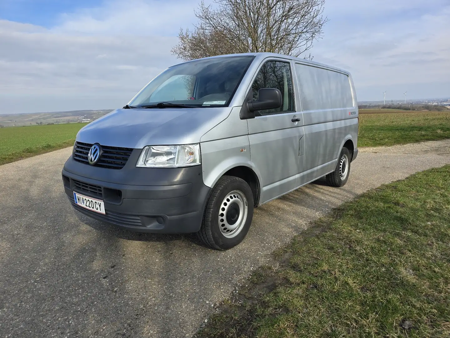 Volkswagen Bus T5-4Motion Szary - 1
