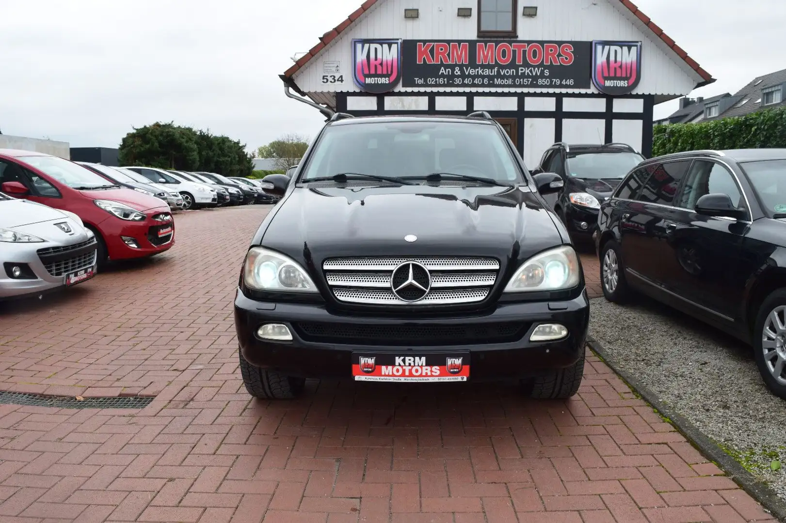 Mercedes-Benz ML 400 CDI TÜV/AU NEU,SCHIEBEDACH,ABNEHMBARE AHK Schwarz - 1