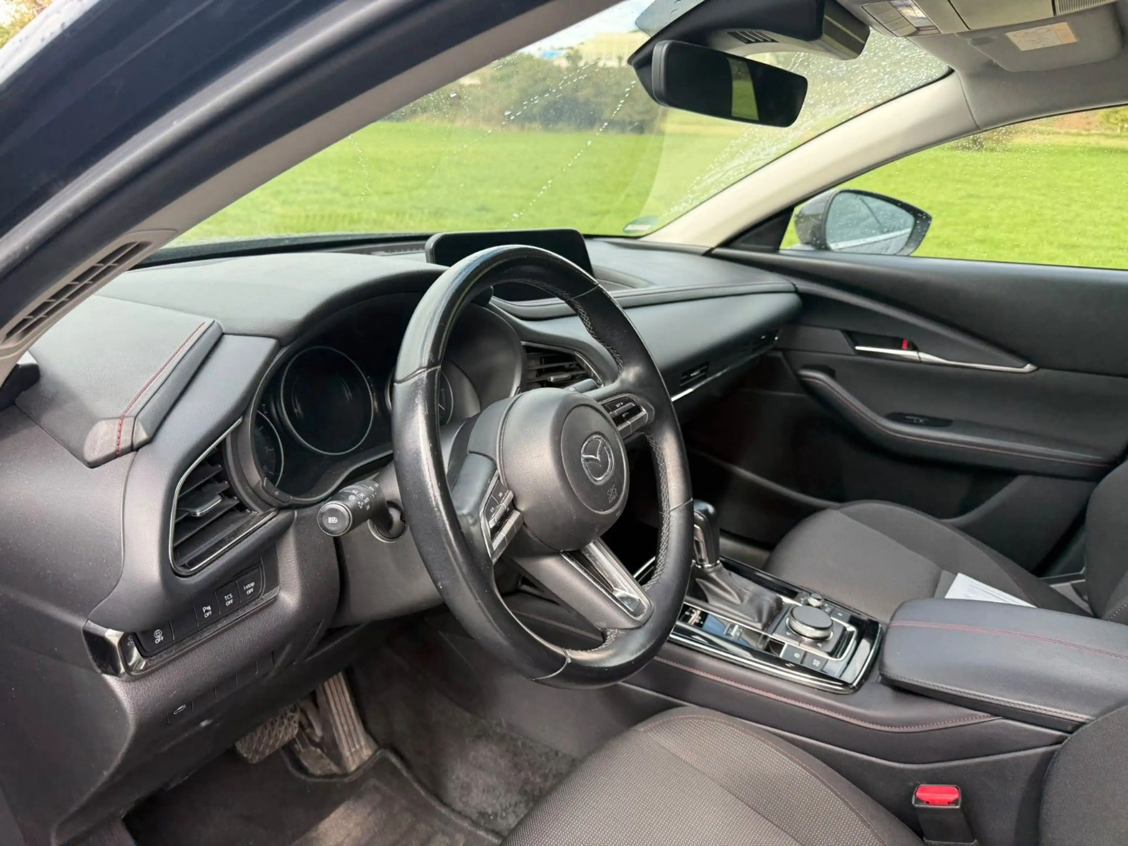 Mazda CX-30 — photo 11