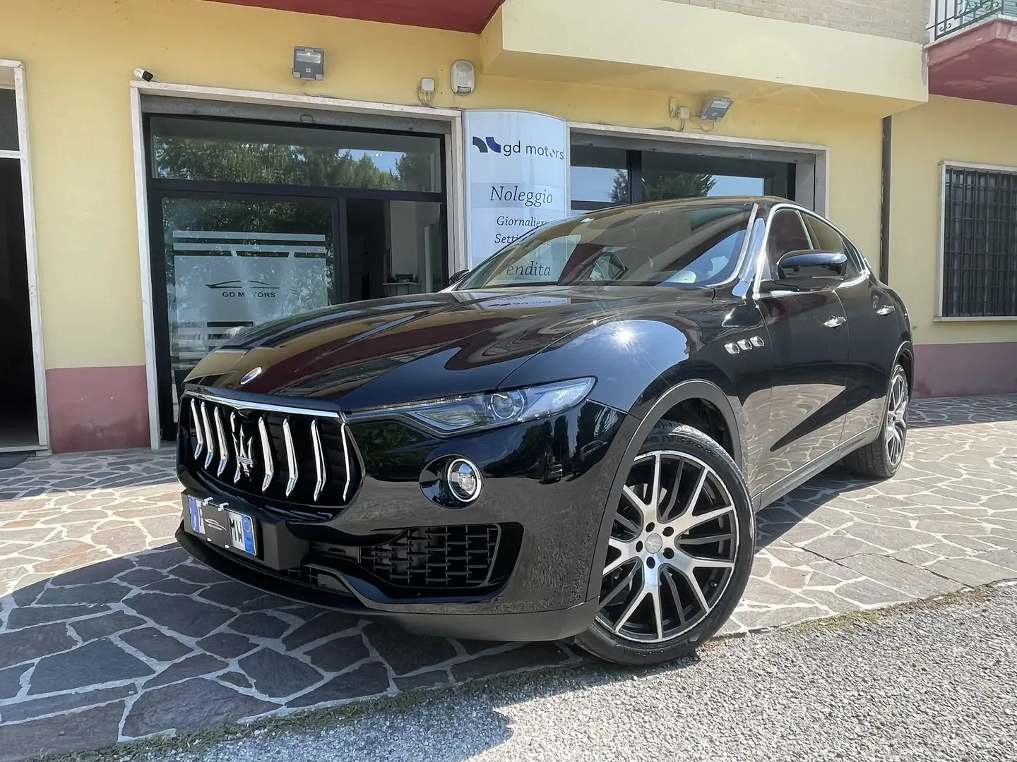 Maserati Levante Levante 3.0 V6 250cv auto Noir - 1