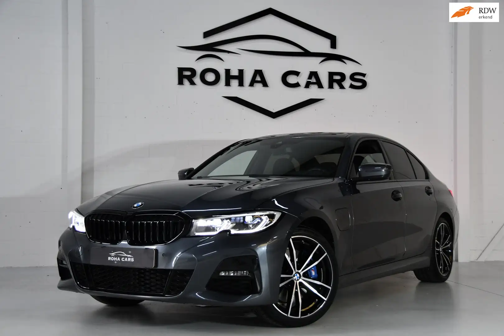 BMW 330 3-serie 330e High Executive, Schuifkanteldak, M-pa Grijs - 1