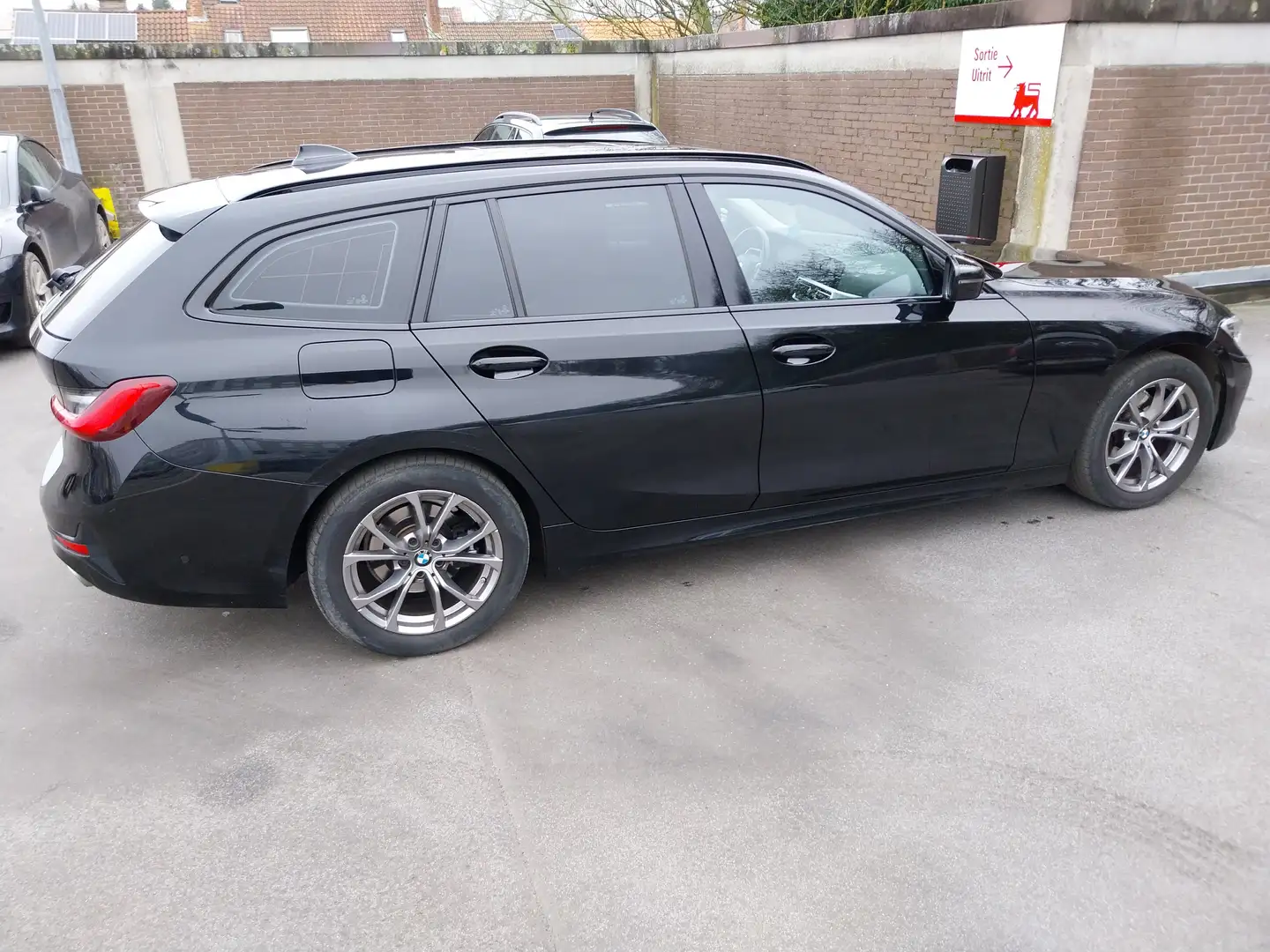 BMW 320 320d Zwart - 1