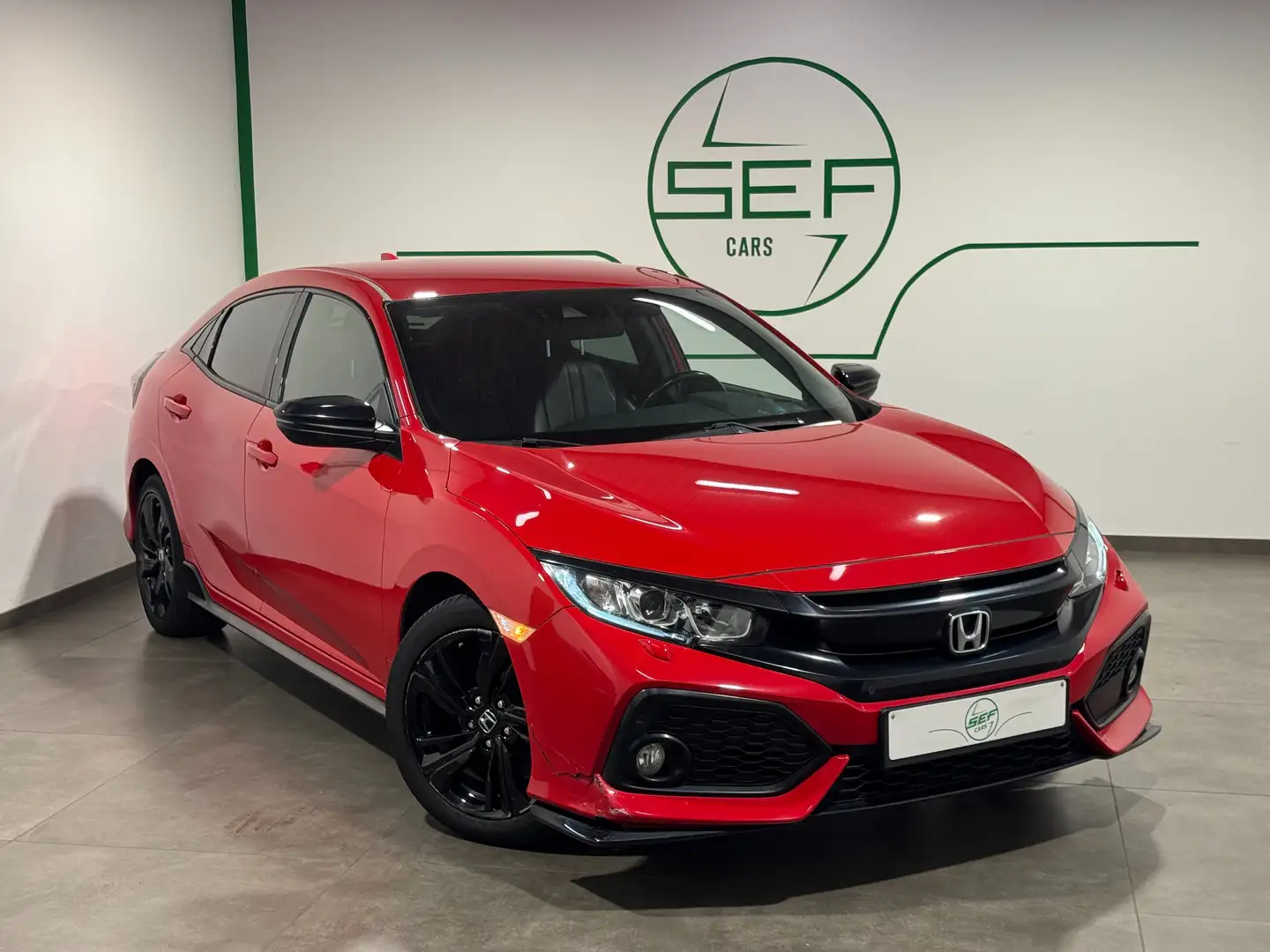 Honda Civic ** 1.0 i-VTEC ** S ** GPS ** Garantie 12 mois ** Rouge - 1