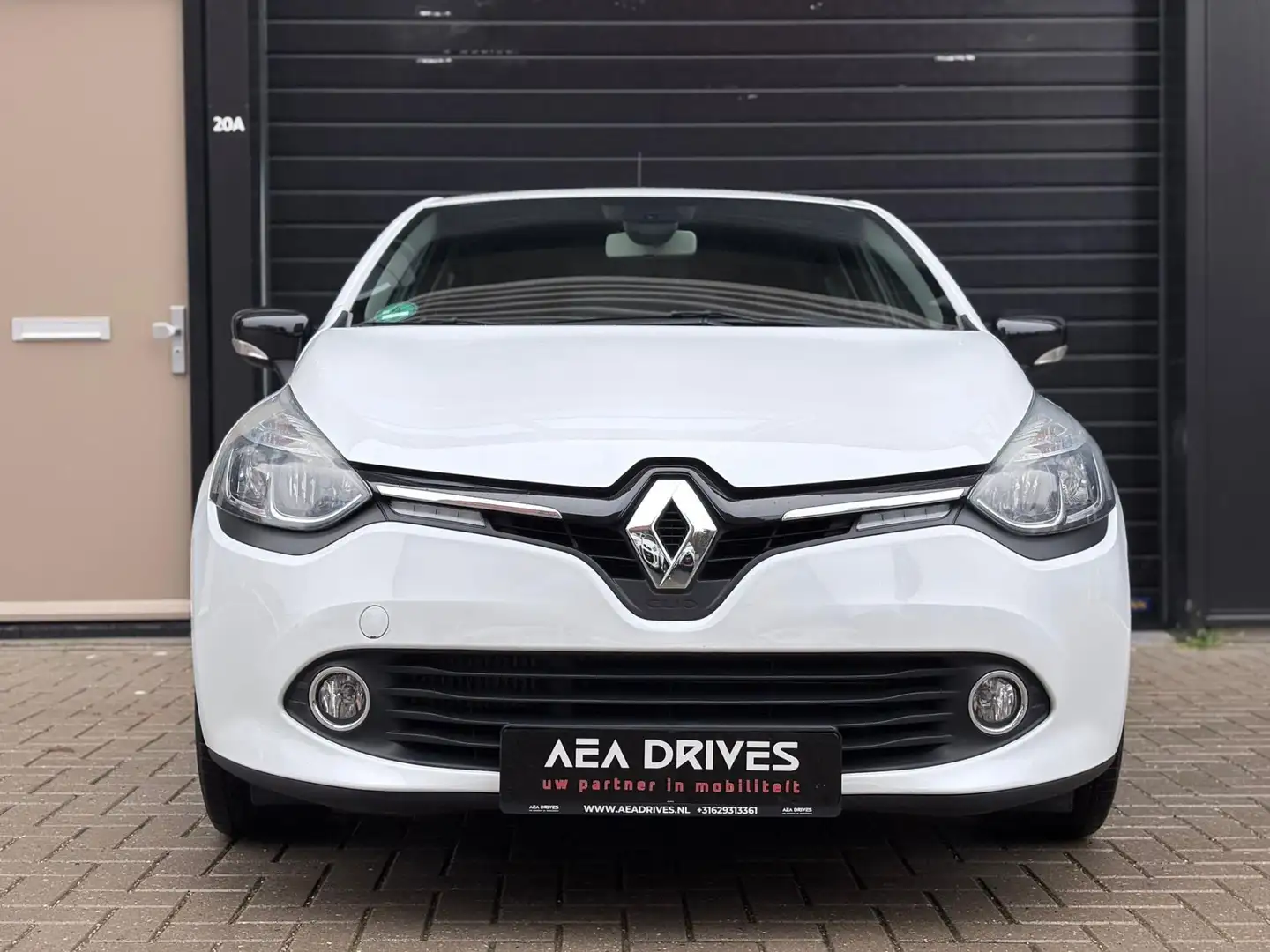 Renault Clio 0.9 Limited 2016 in uitstekende staat! Airco, navi Wit - 2