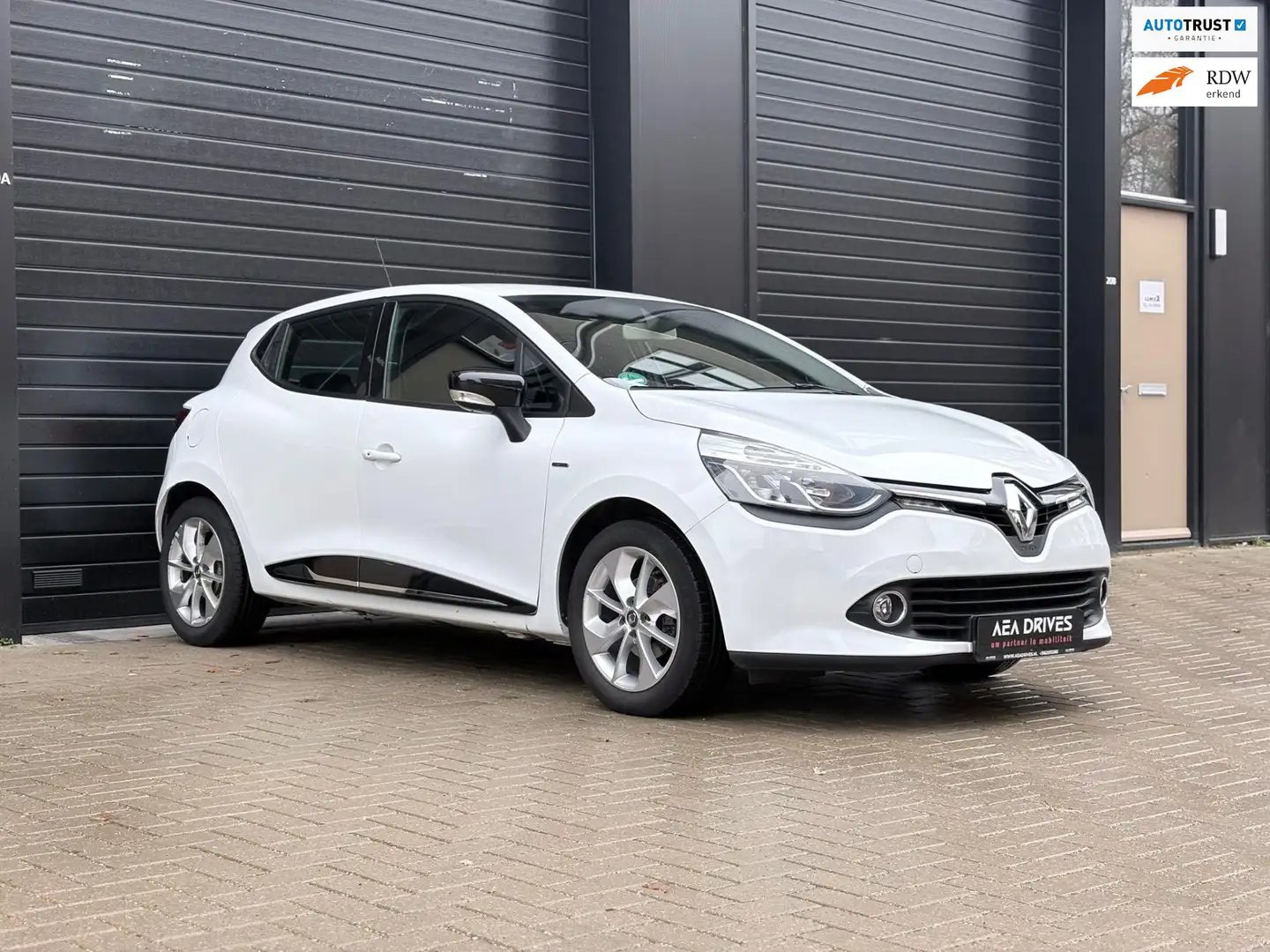 Renault Clio 0.9 Limited 2016 in uitstekende staat! Airco, navi Wit - 1