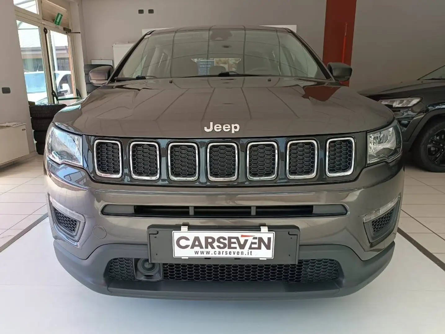 Jeep Compass 1.4 m-air Sport 2wd 140cv my19 Grijs - 2