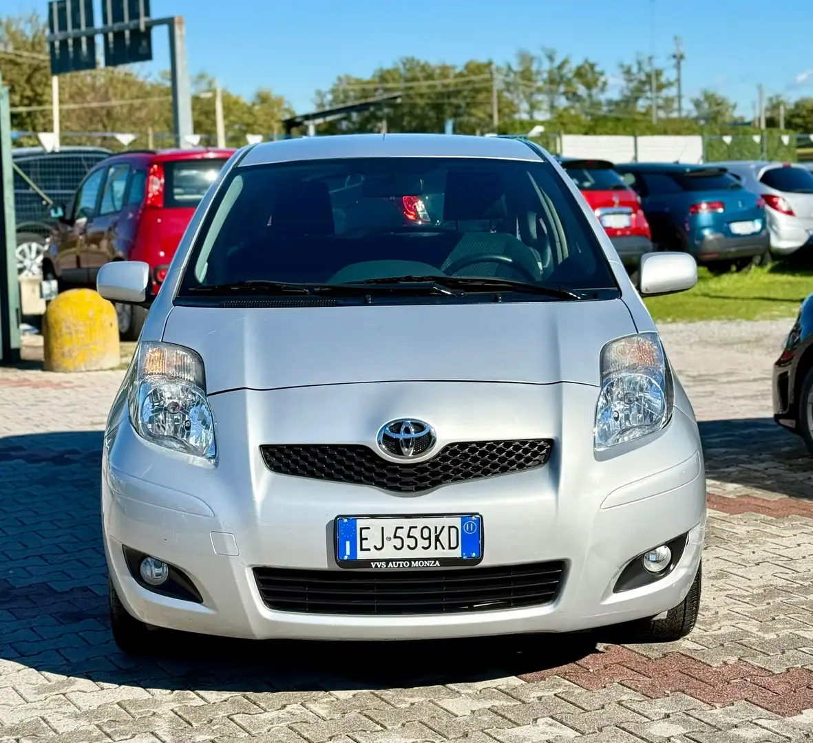 Toyota Yaris 3p 1.0 Sol c/vsc+trc Argento - 2