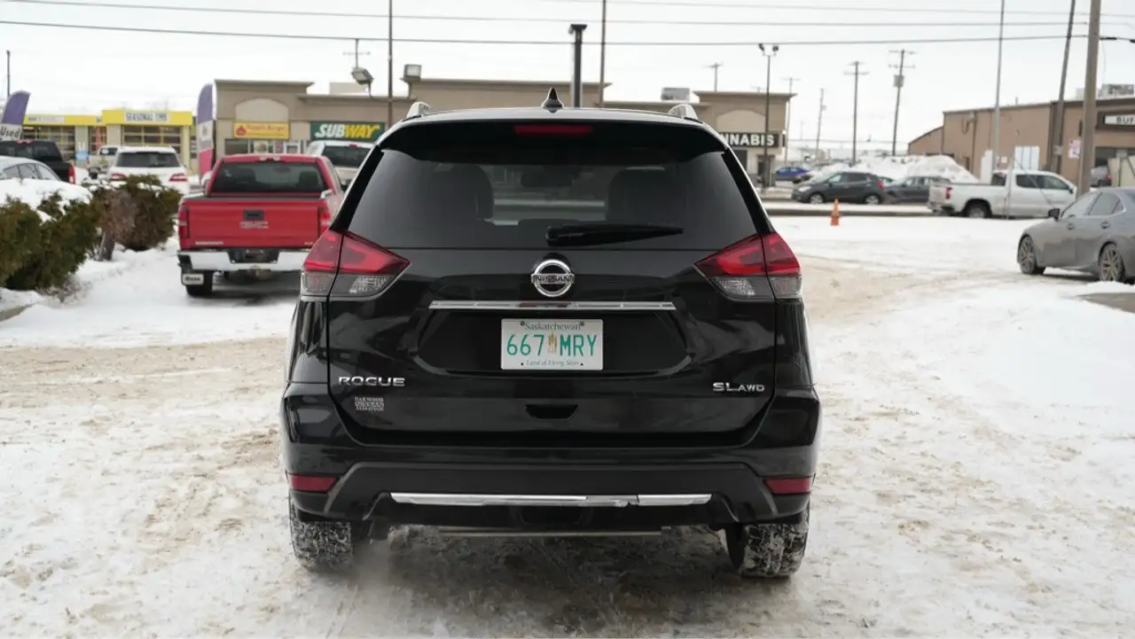 Nissan Rogue снимка Nissan Rogue