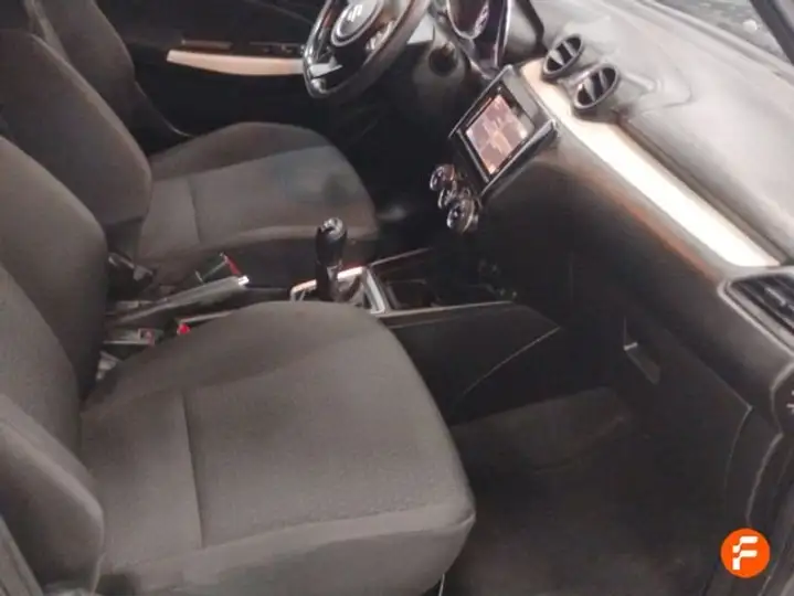 Suzuki Swift 1.2 GLE Mild Hybrid 2020, foto 16