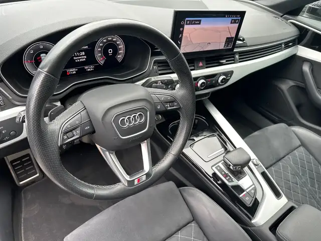Audi A4 view 9