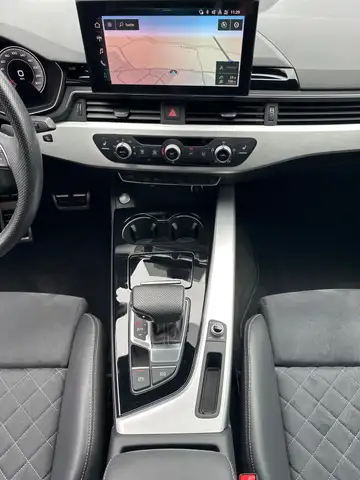 Audi A4 view 16