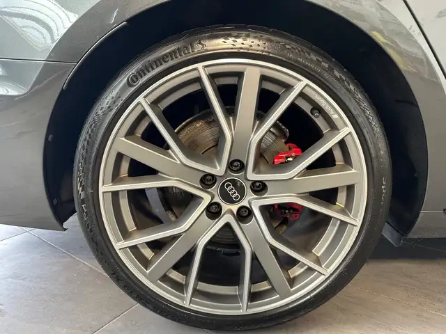 Audi A4 view 3