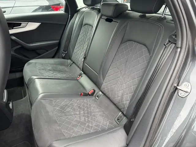 Audi A4 view 12