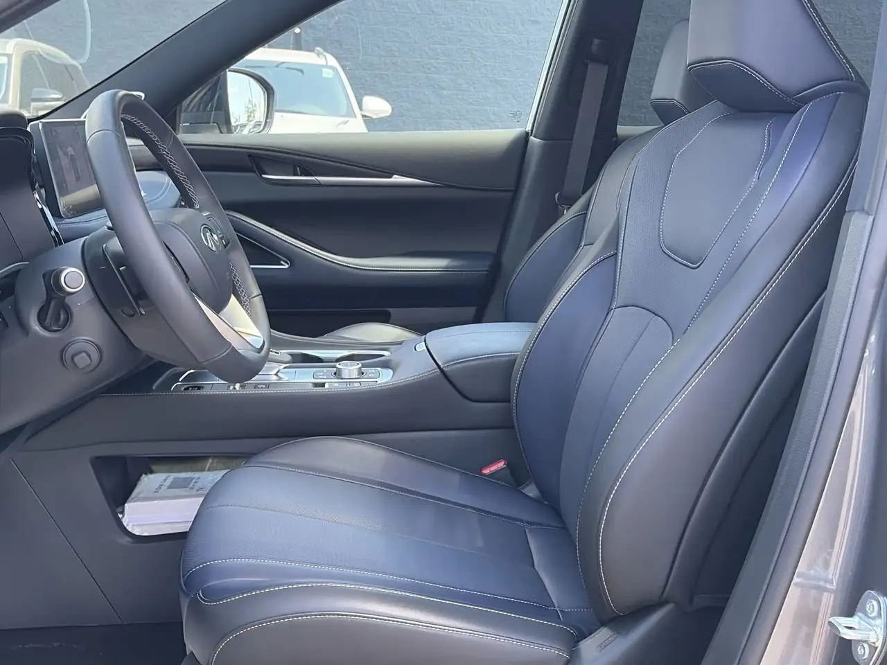 Infiniti QX60 снимка Infiniti QX60