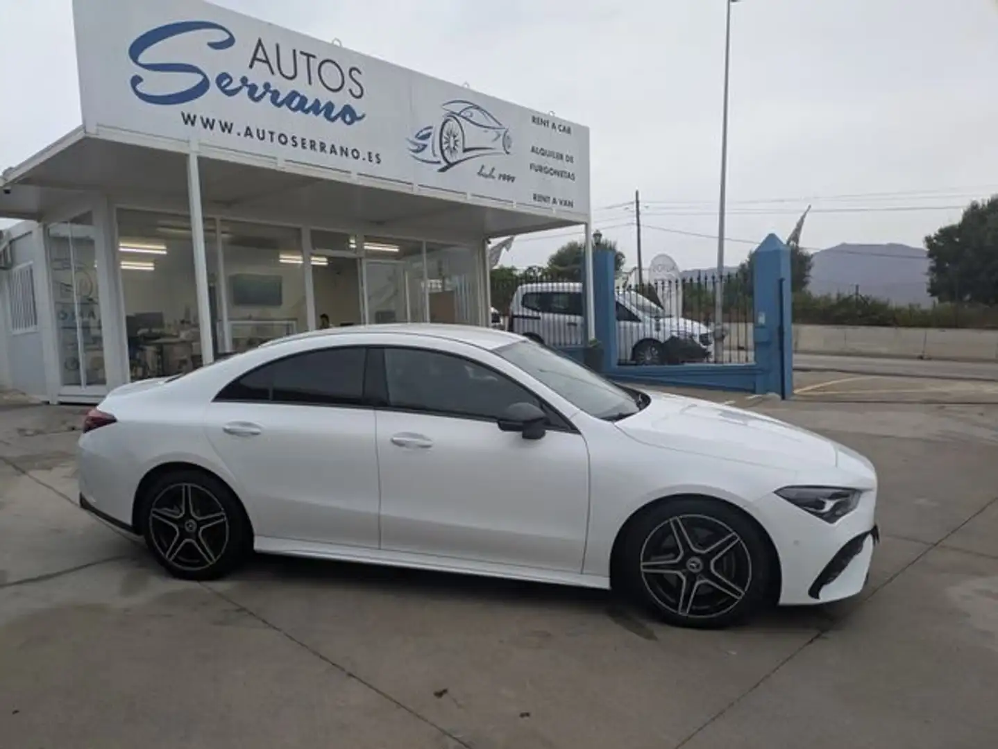 Mercedes-Benz C 220 200D AMG, PAQUETE NOCHE Blanco - 2