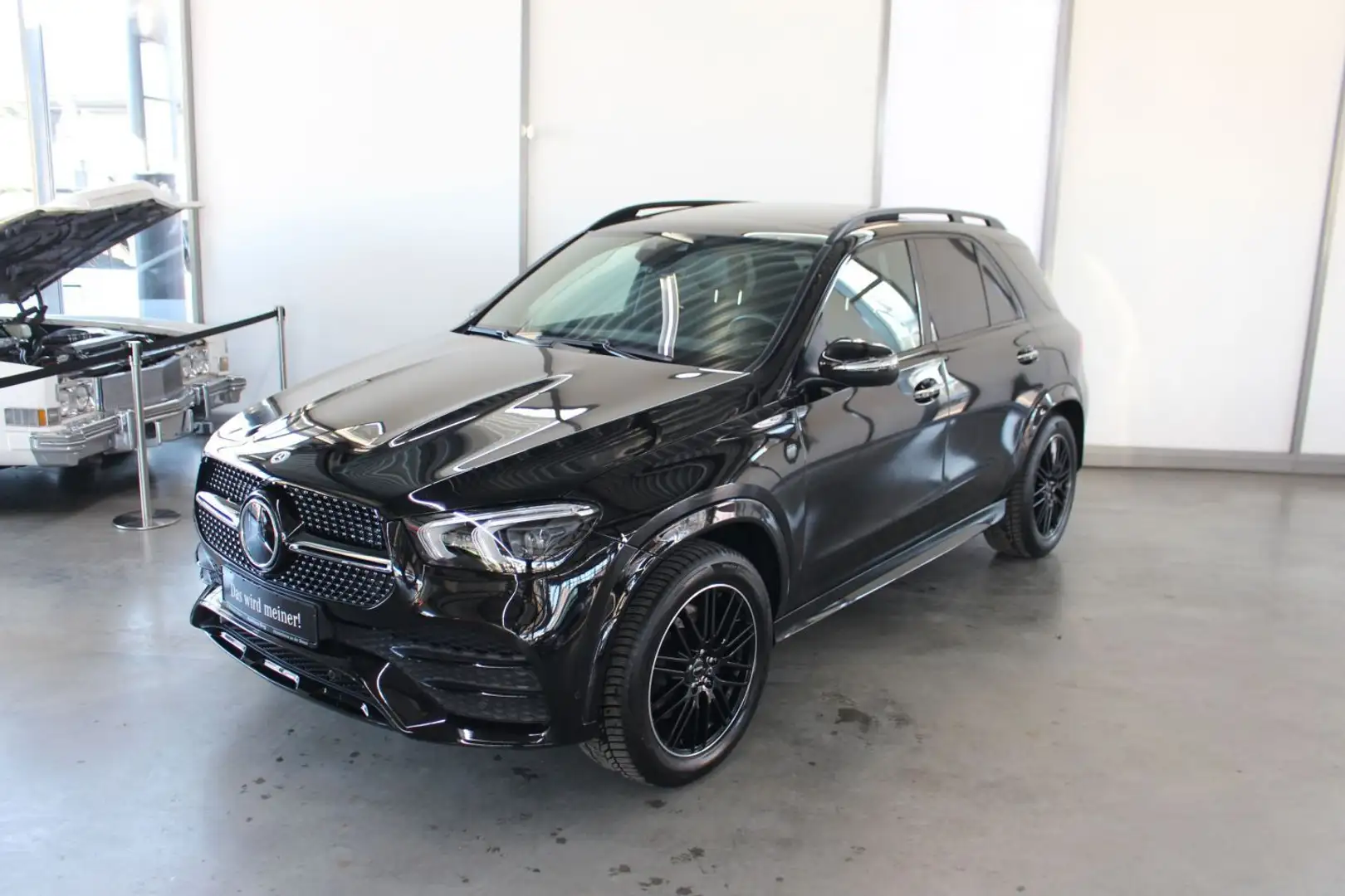 Mercedes-Benz GLE 300 d 4M AMG AHK Multibeam LED Burmester Schwarz - 1
