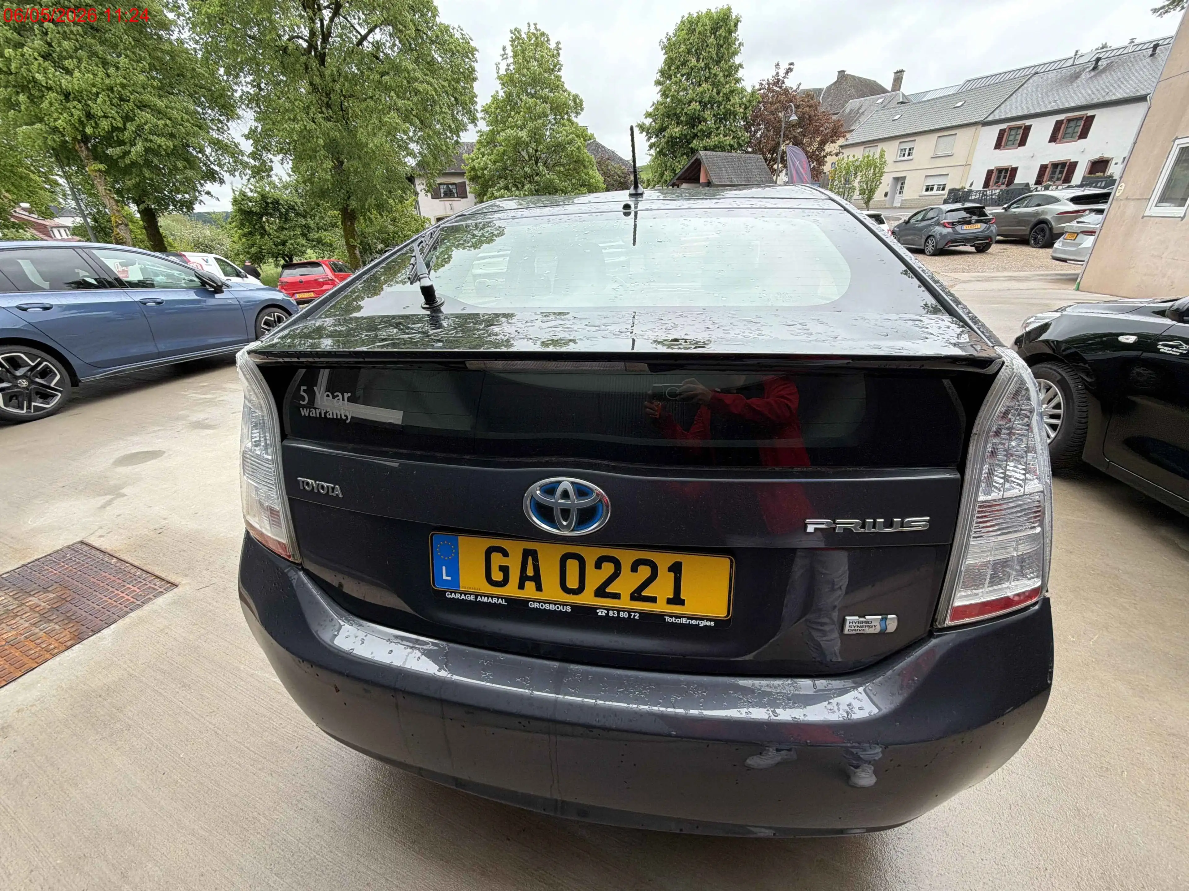 Toyota Prius Prius (Hybrid) — photo 5