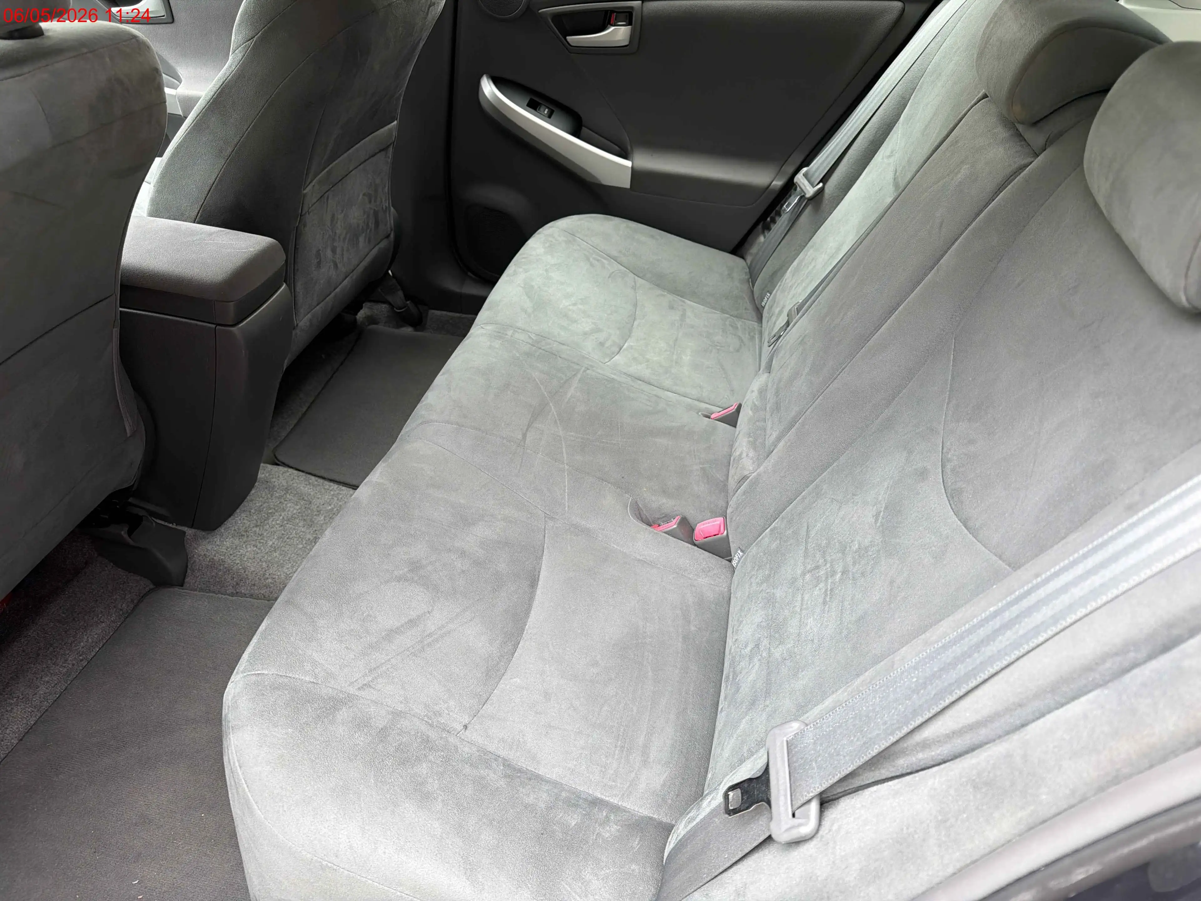 Toyota Prius Prius (Hybrid) — photo 9