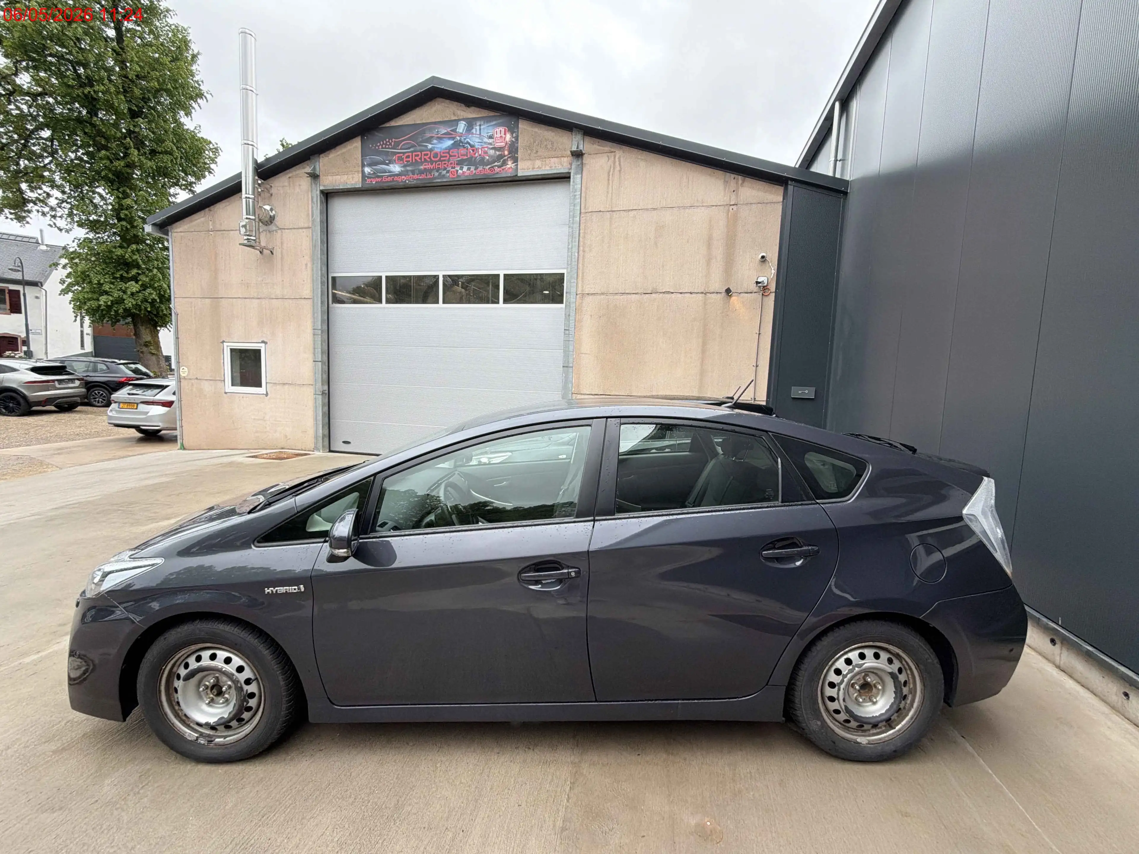 Toyota Prius Prius (Hybrid) — photo 8