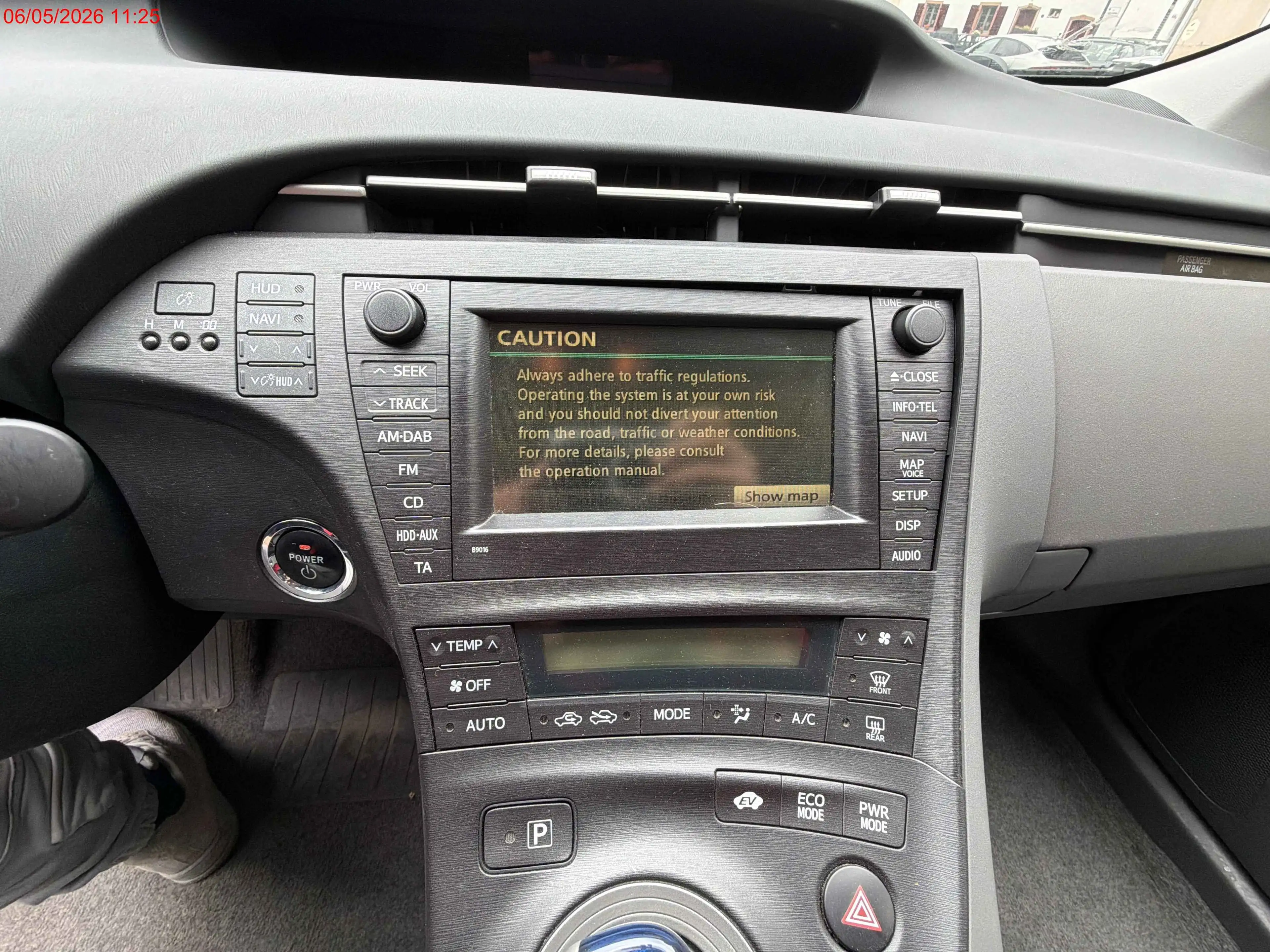 Toyota Prius Prius (Hybrid) — photo 12