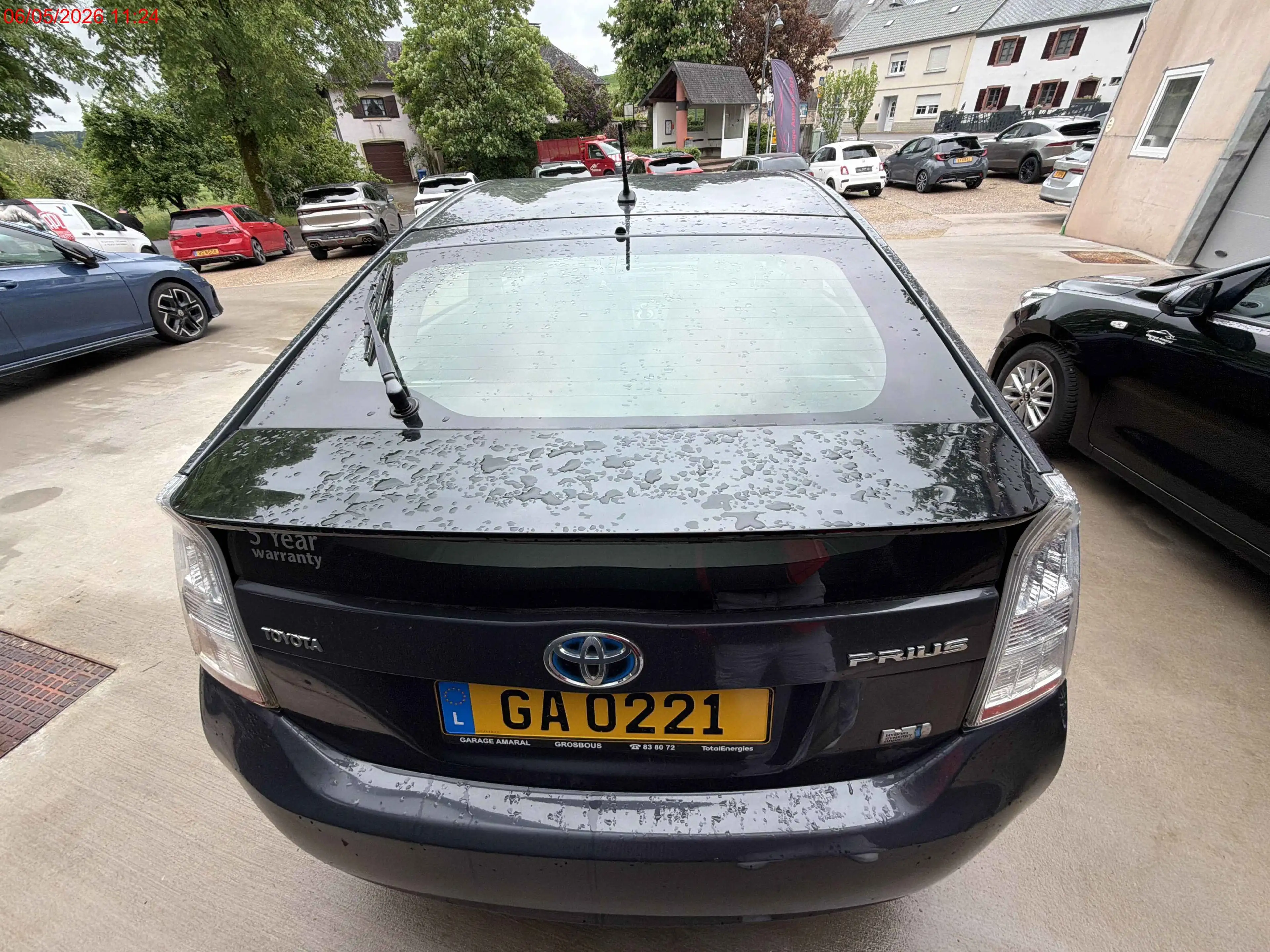 Toyota Prius Prius (Hybrid) — photo 6