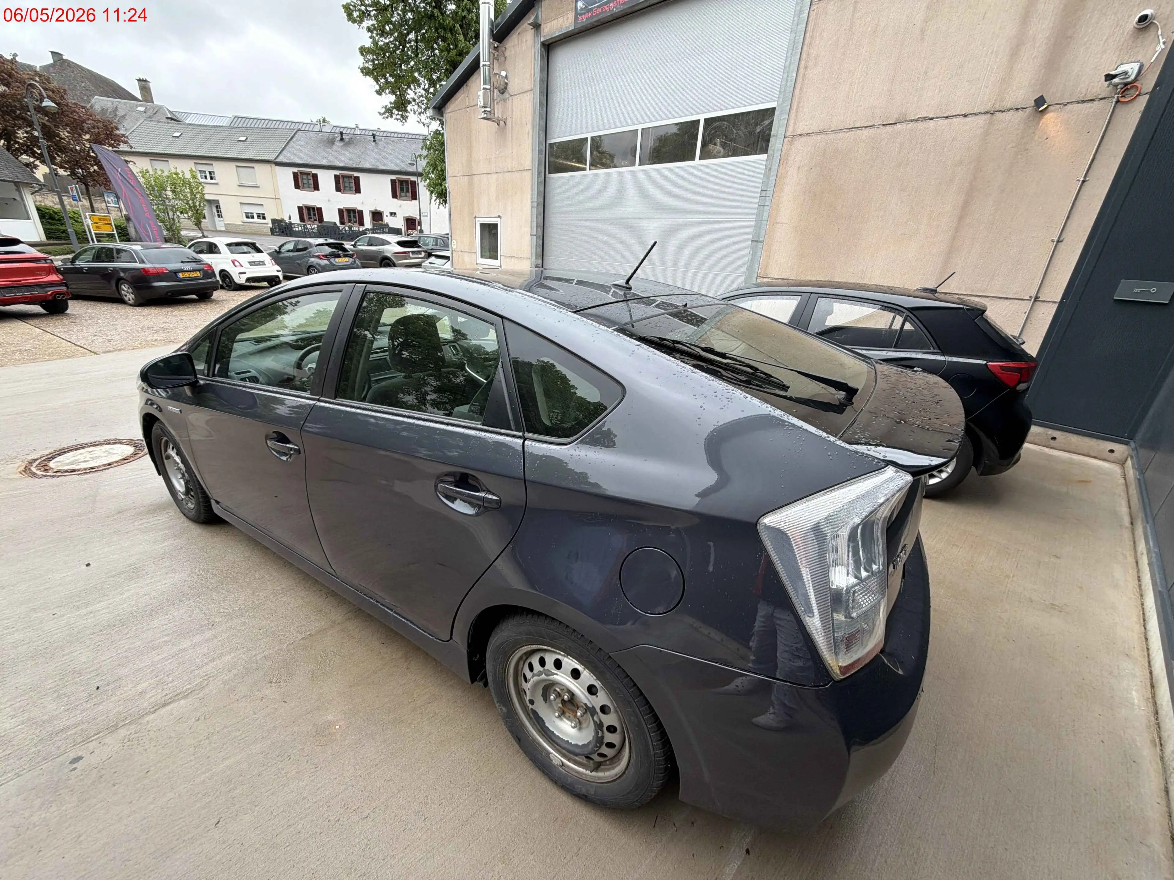 Toyota Prius Prius (Hybrid) — photo 7