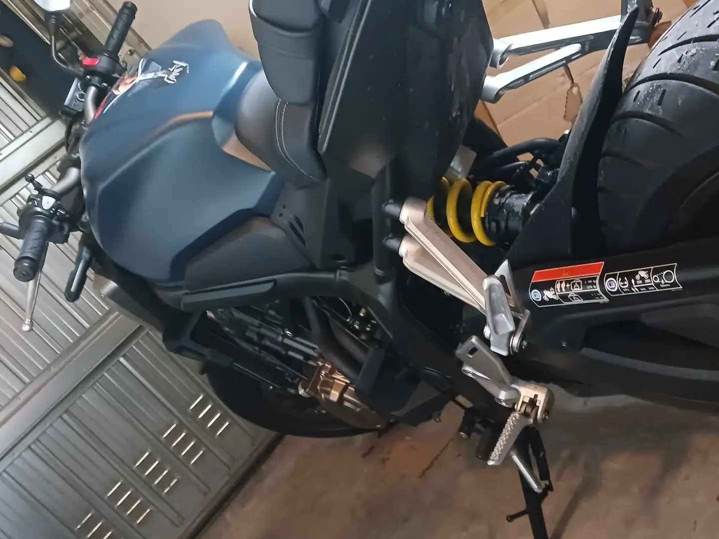Honda CB 650 R ABS Синій - 2