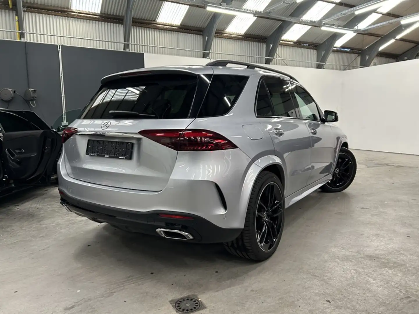 Mercedes-Benz GLE 350 de 4MATIC AMG Line Gris - 2