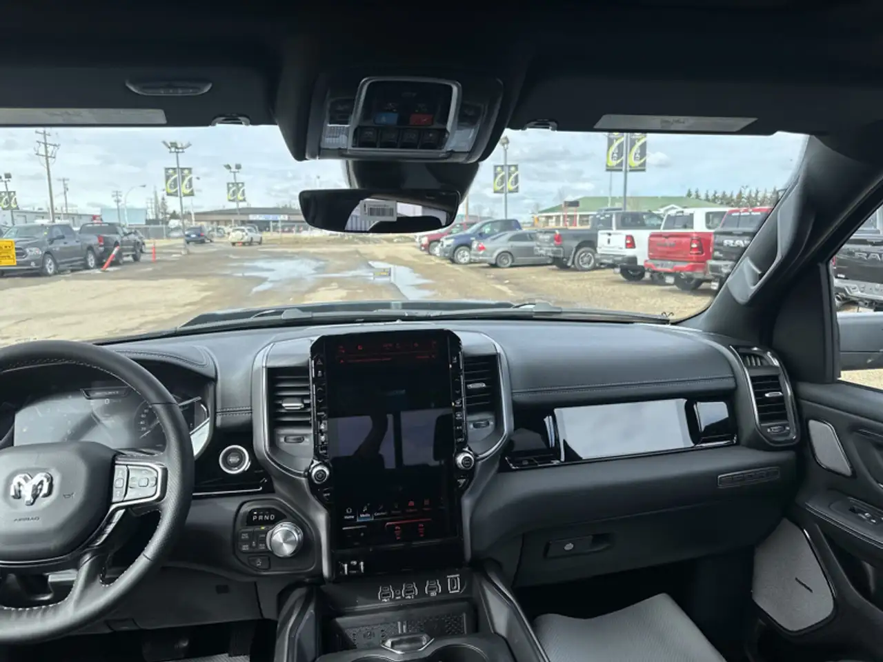 RAM 1500 снимка RAM 1500
