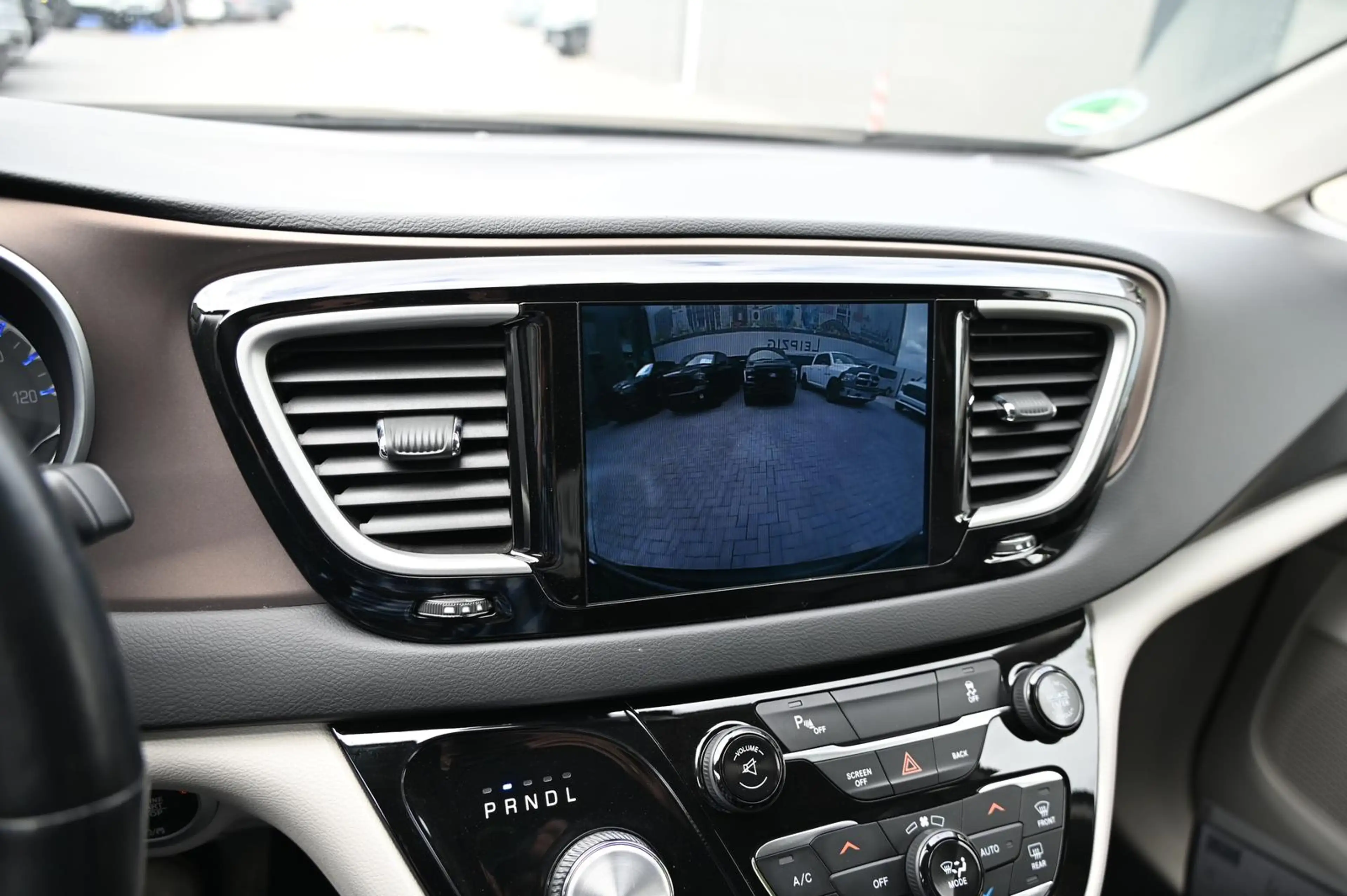 Chrysler Pacifica 3,6l Touring,Totwinkel,Mediasystem,Tempomat — photo 10