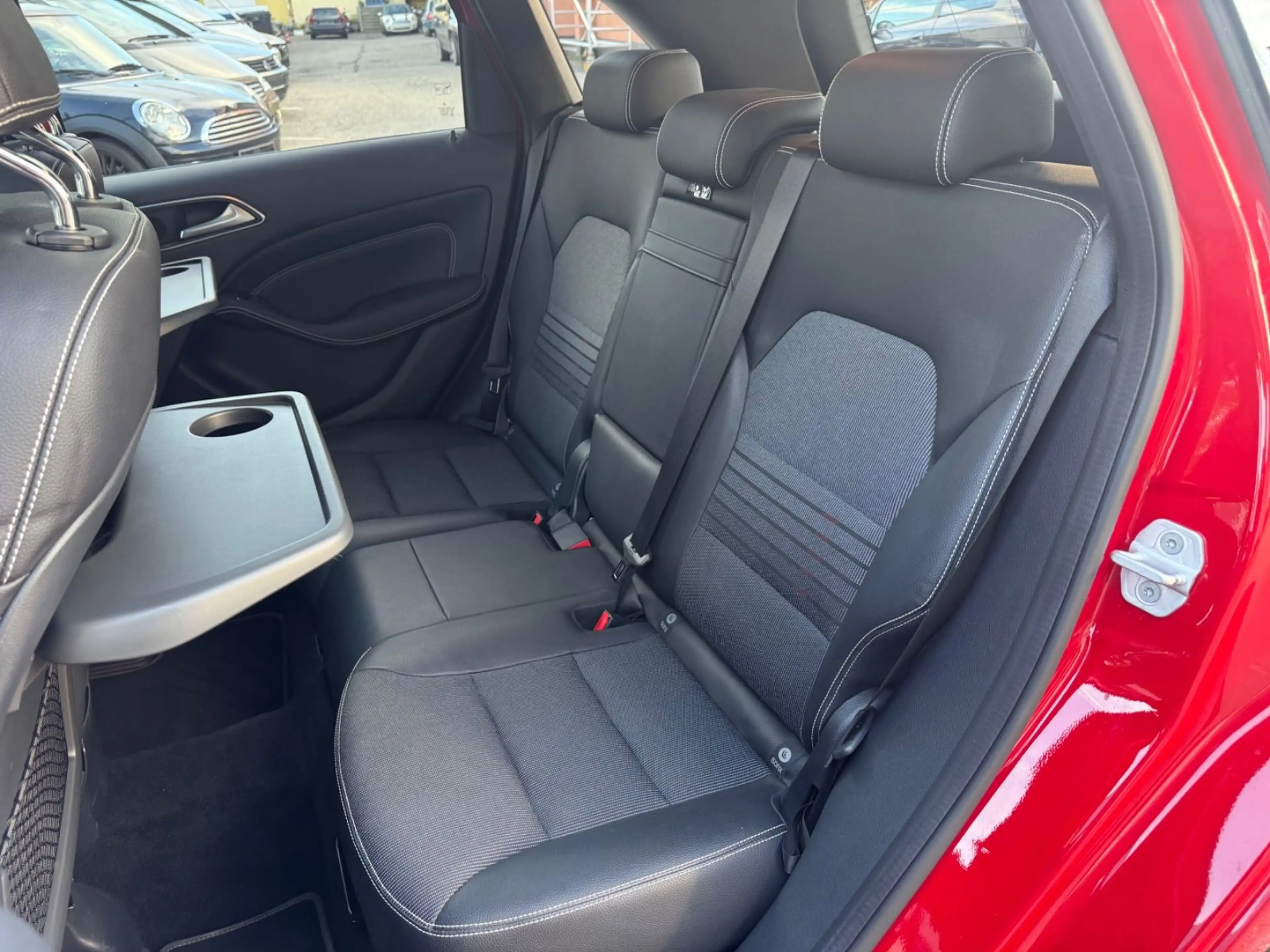 Mercedes-Benz B 200 CDI LED/STH/Navi/Leder/Kam/Pano/elek.Sitze — photo 8