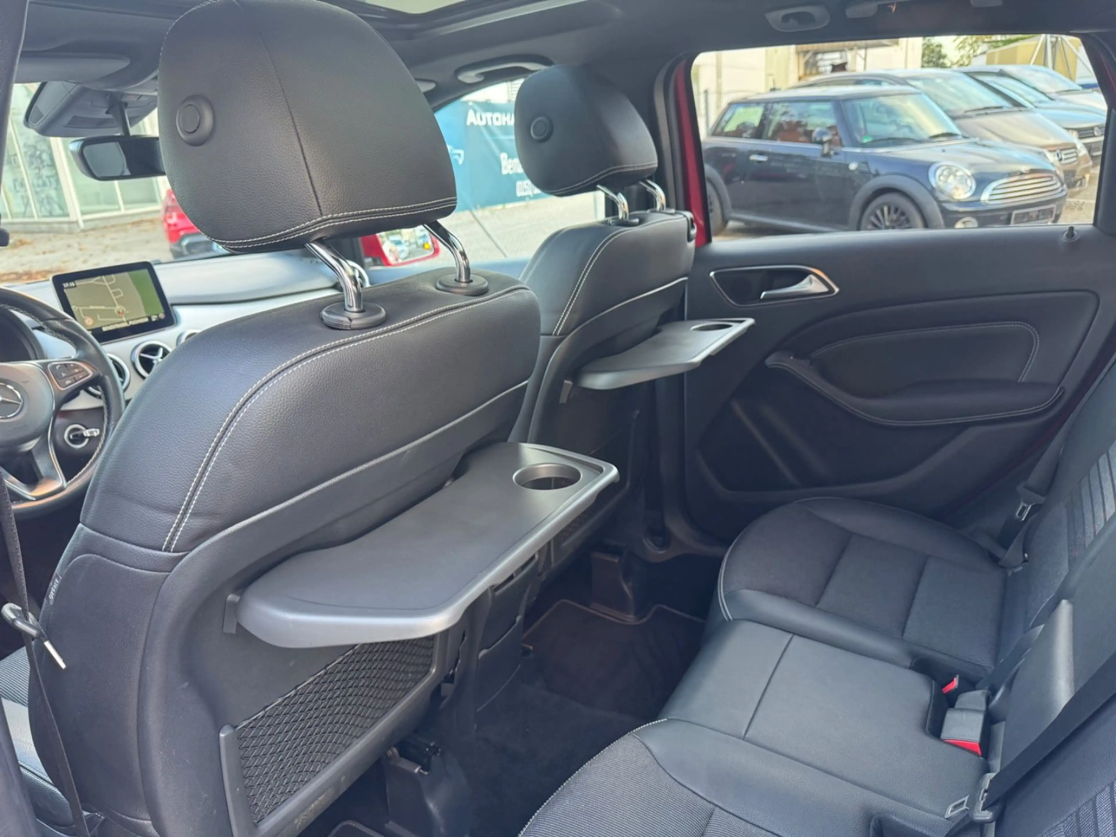 Mercedes-Benz B 200 CDI LED/STH/Navi/Leder/Kam/Pano/elek.Sitze — photo 12