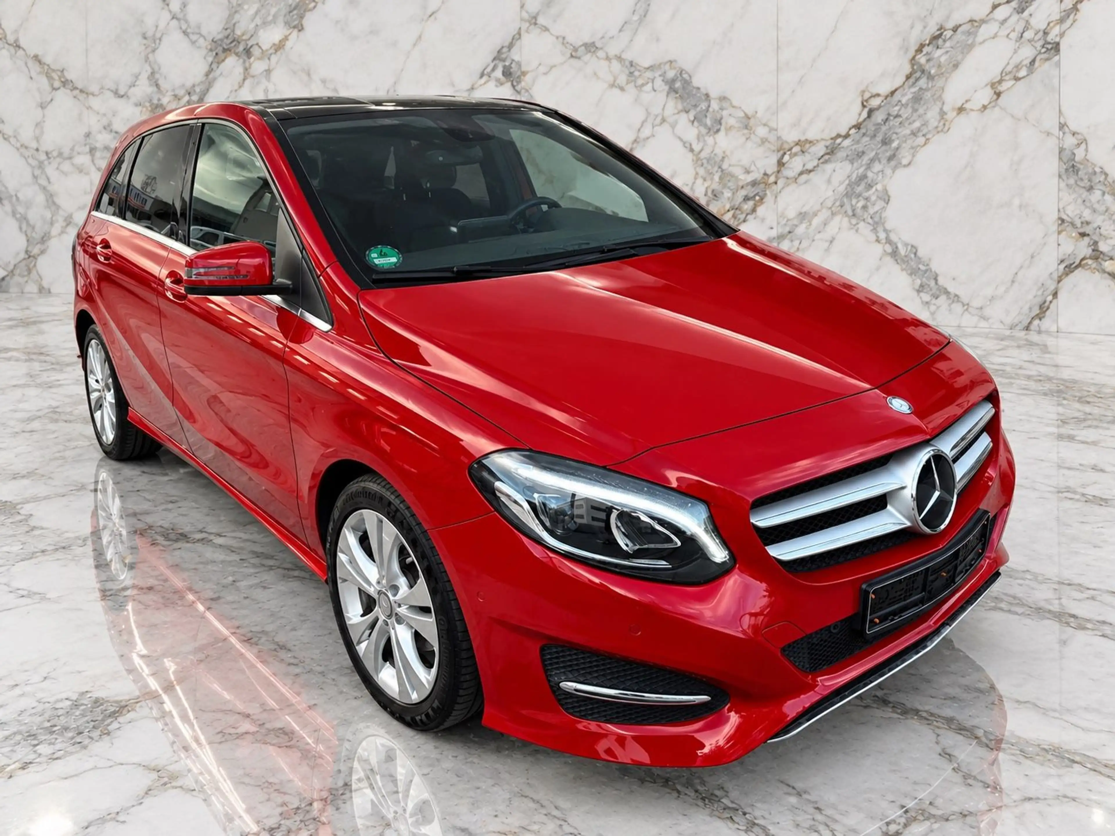 Mercedes-Benz B 200 CDI LED/STH/Navi/Leder/Kam/Pano/elek.Sitze