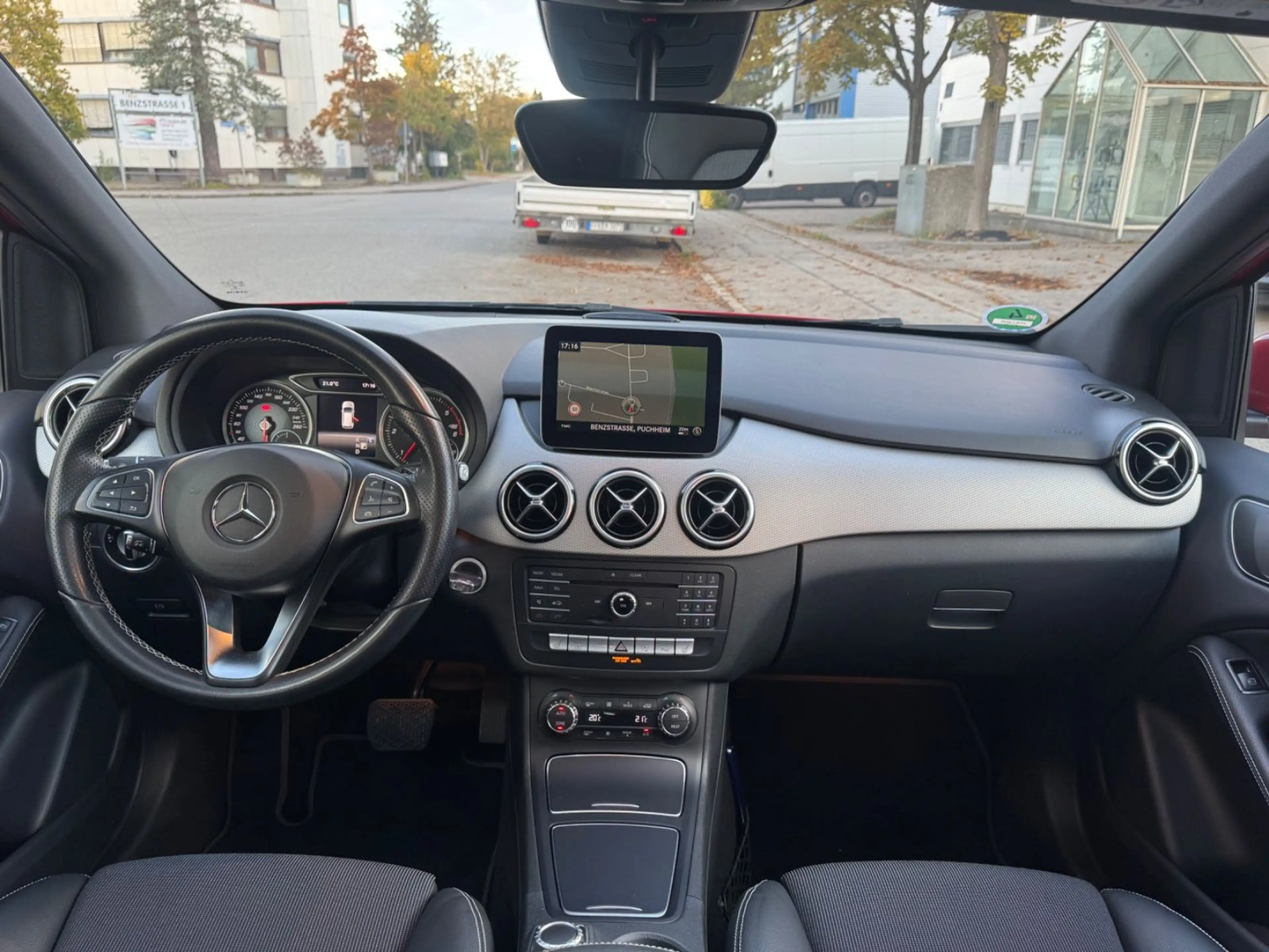 Mercedes-Benz B 200 CDI LED/STH/Navi/Leder/Kam/Pano/elek.Sitze — photo 2