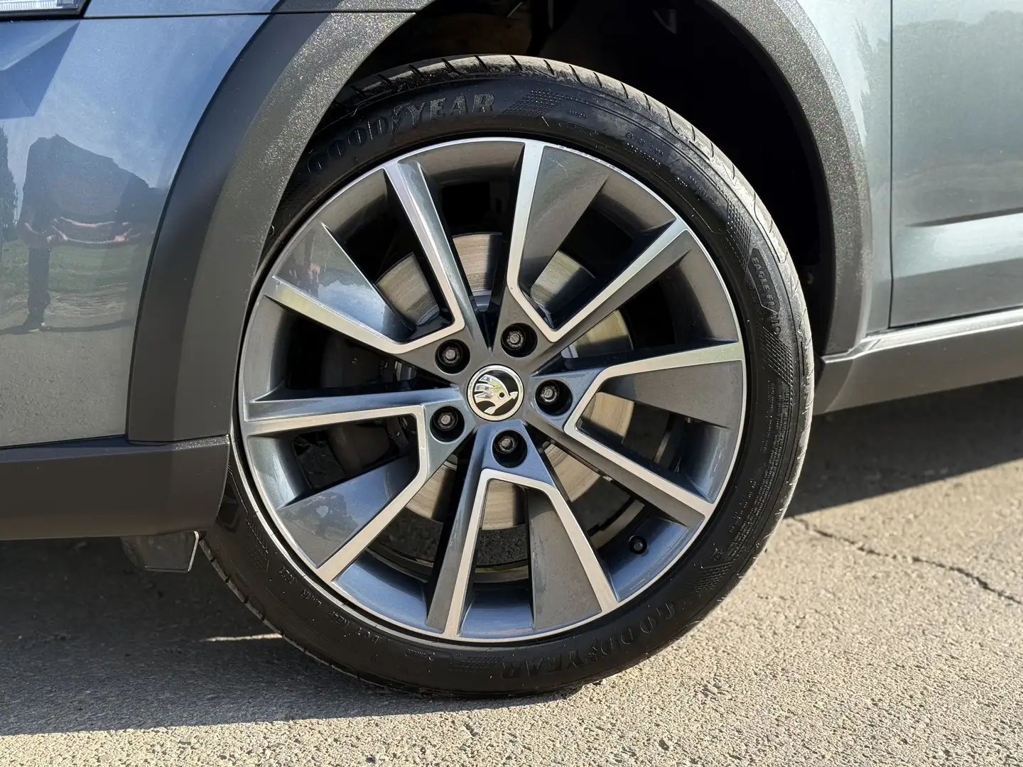 Skoda Octavia Scout Combi 2.0 TDI 184 DSG 4x4 - 2