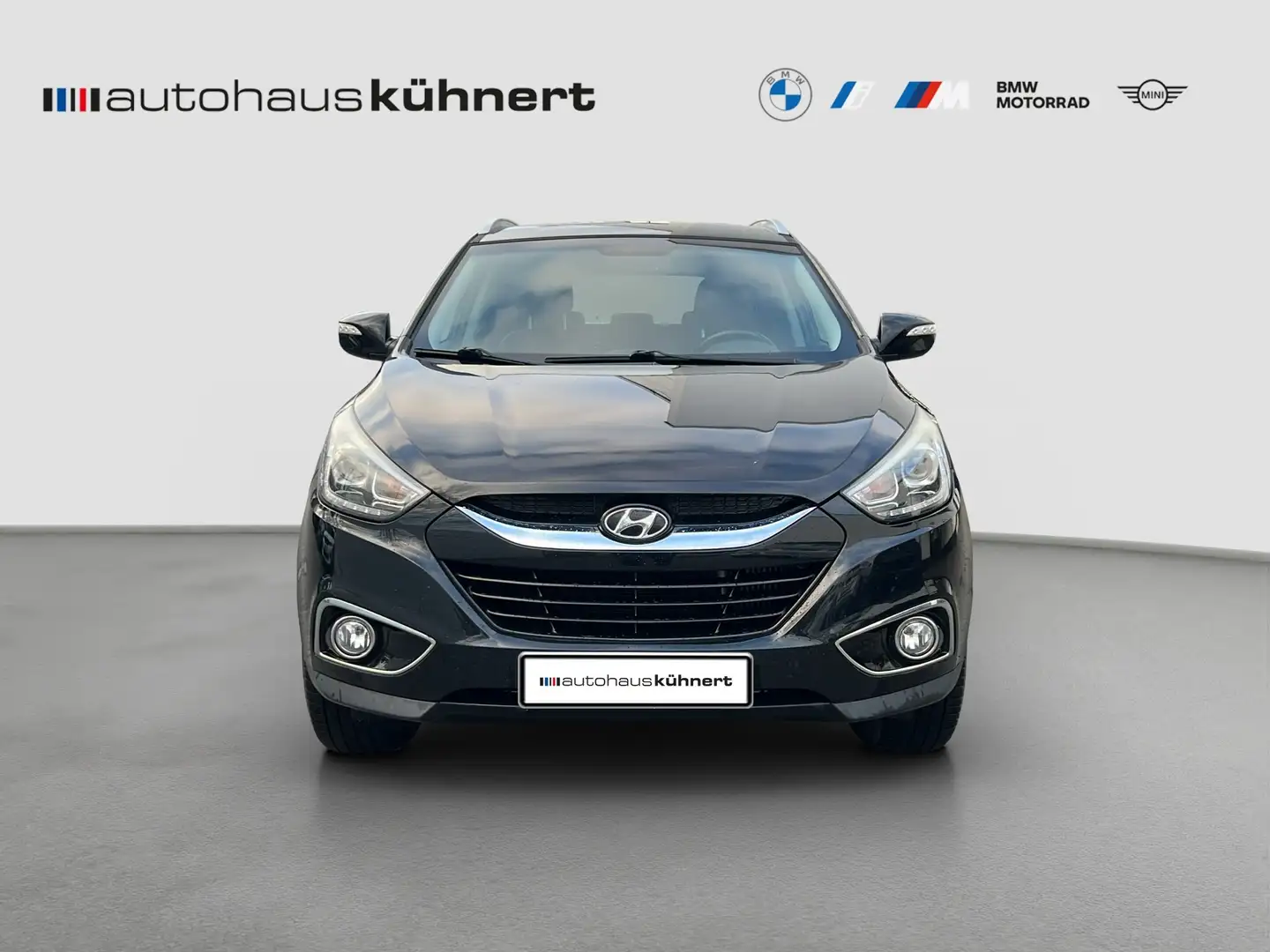 Hyundai TUCSON ix35 LM +nur an Händler/Export+HU 8/26 Fekete - 2
