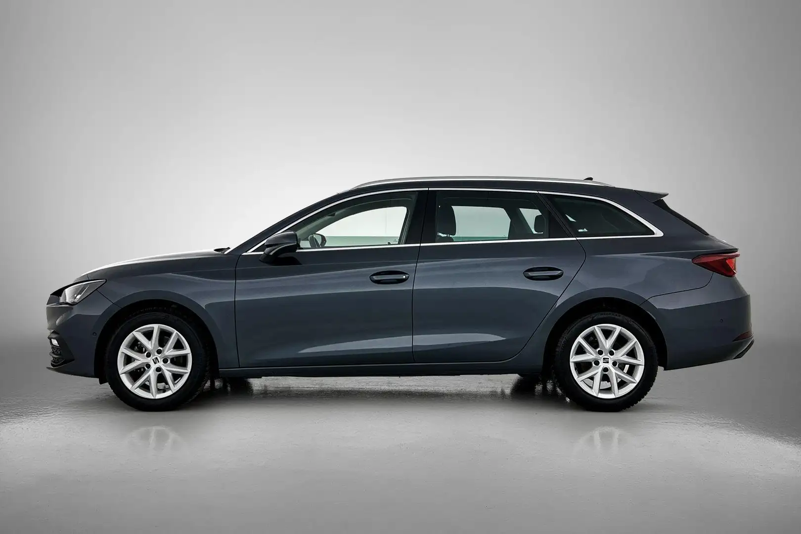 SEAT Leon Sportstourer 1.5 TSI Style Launch Edition (TREKHAA Gris - 2