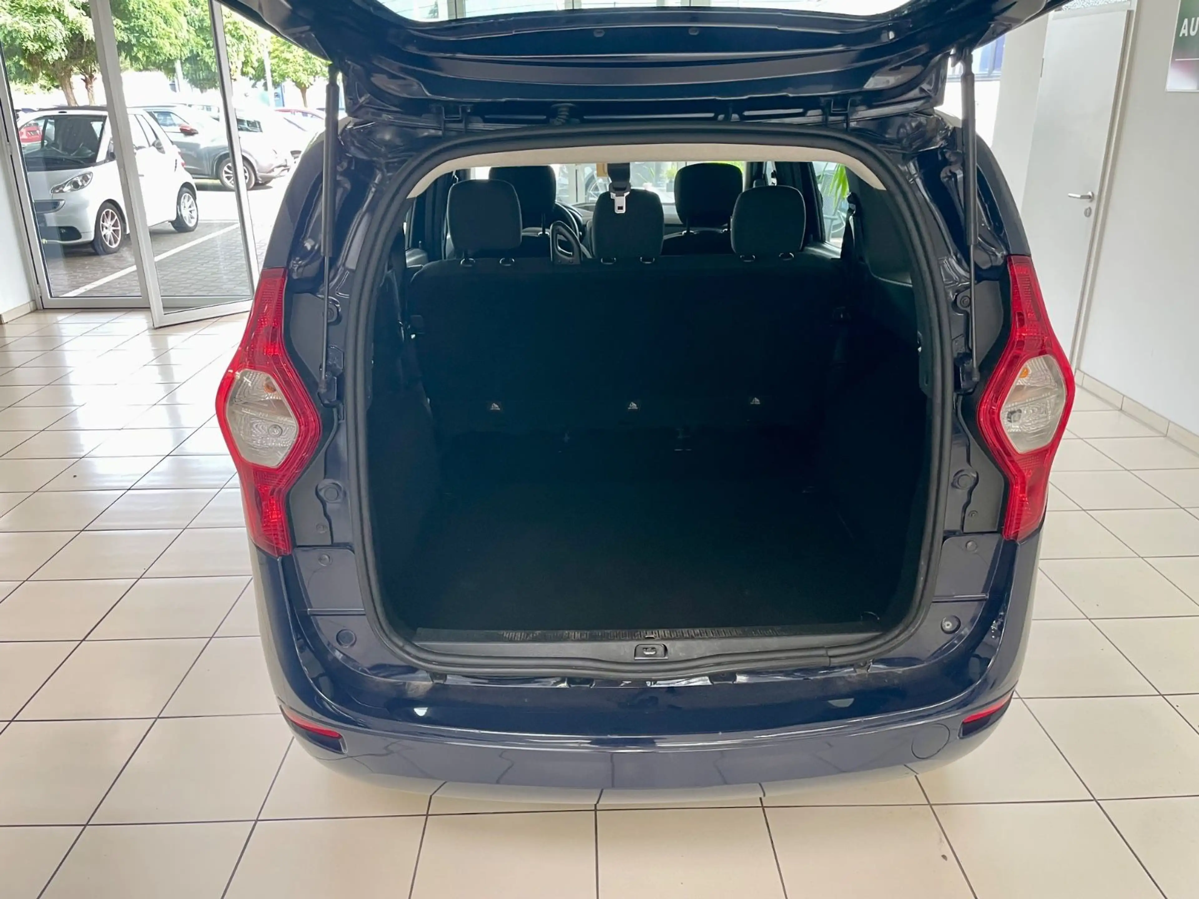 Dacia Lodgy 1,6 SCe Access Kombi/Nur 43.246km — photo 8