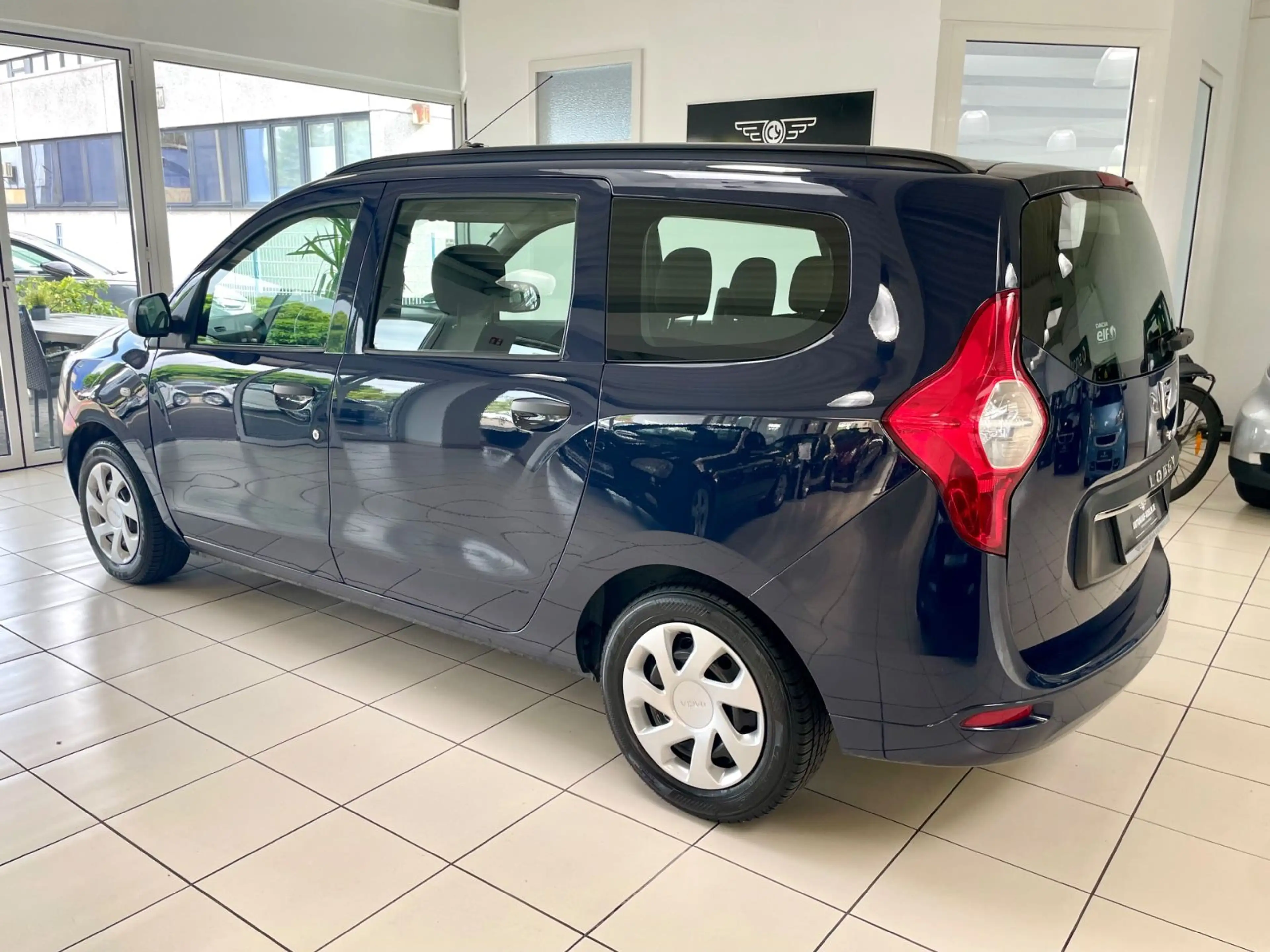 Dacia Lodgy 1,6 SCe Access Kombi/Nur 43.246km — photo 3