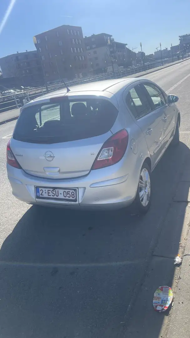 Opel Corsa 1.4i Sport - 2