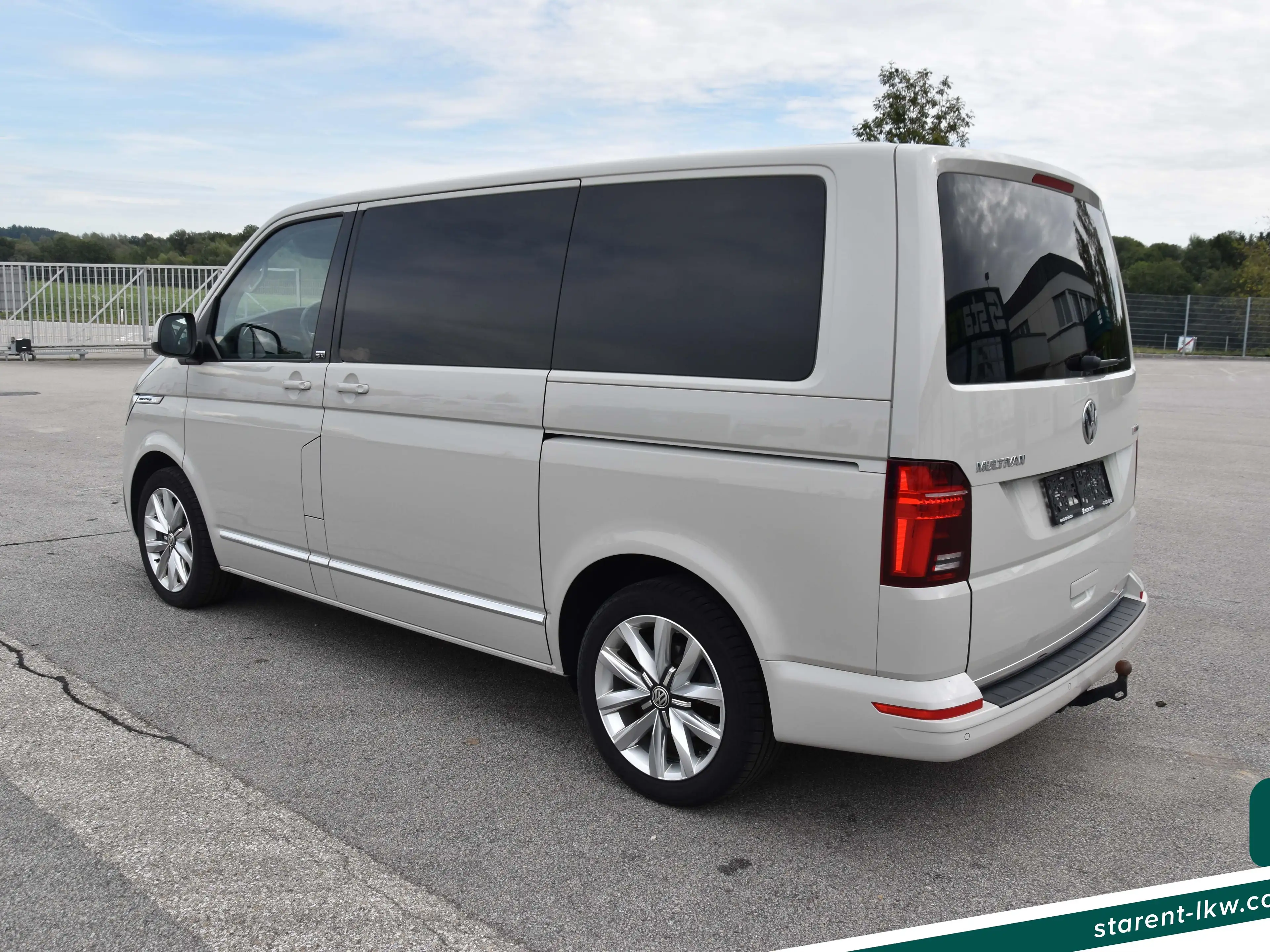 Volkswagen T6.1 Multivan 4x4 Leder AHK Standheizung Drehsitze DSG LED Service NEU — photo 7