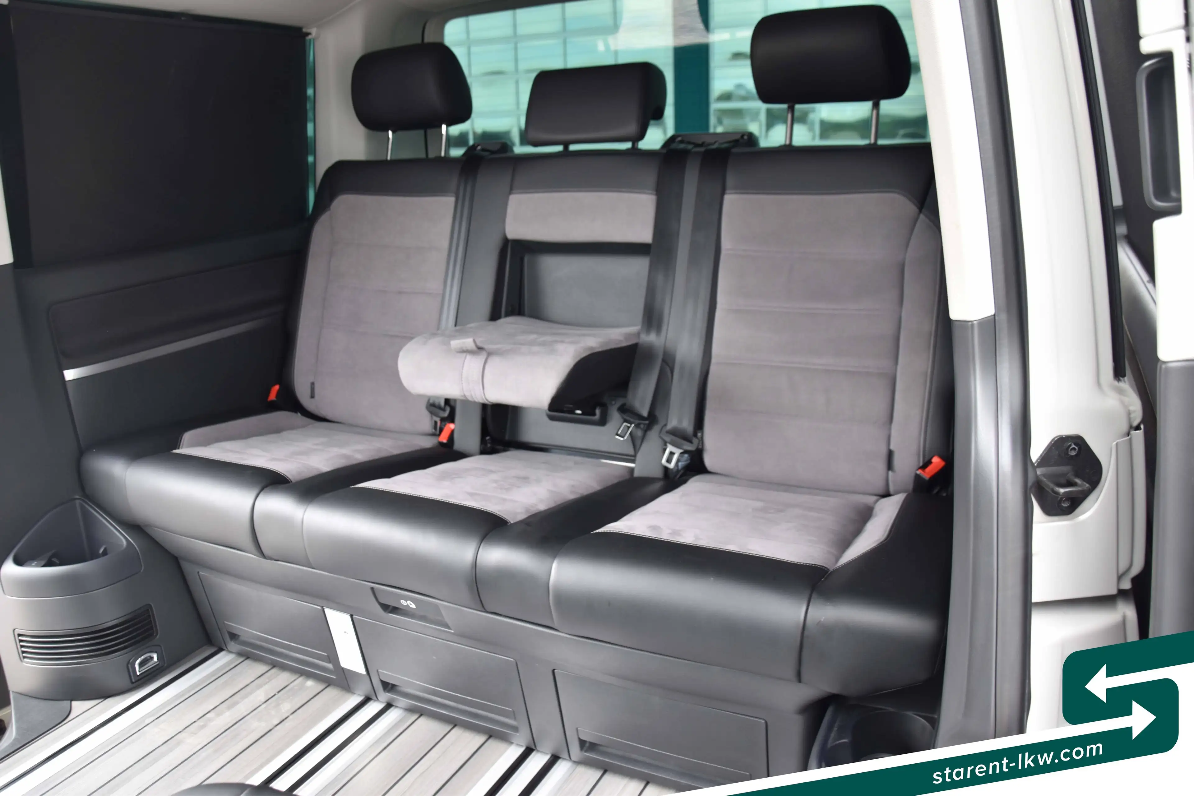 Volkswagen T6.1 Multivan 4x4 Leder AHK Standheizung Drehsitze DSG LED Service NEU — photo 13