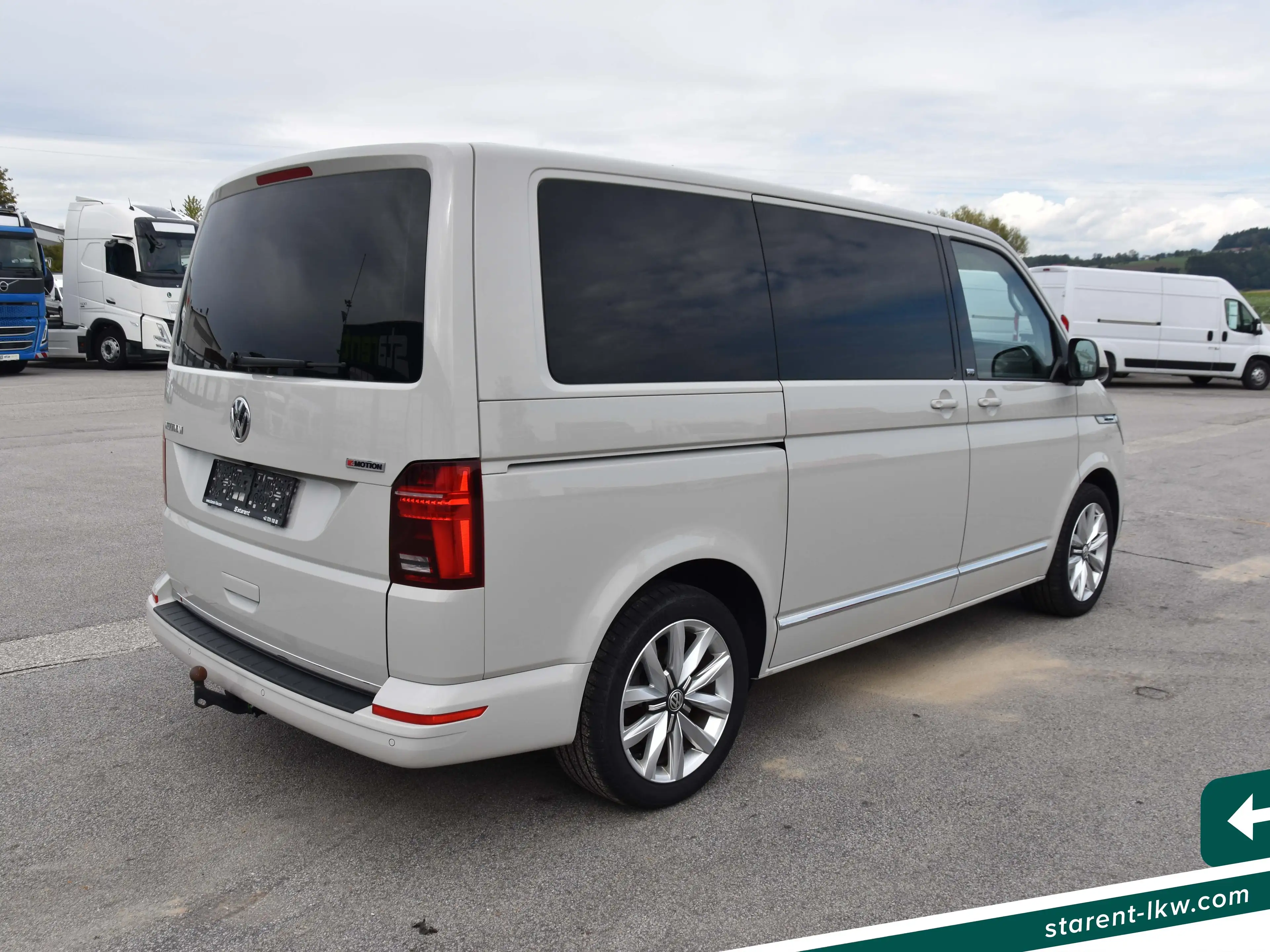 Volkswagen T6.1 Multivan 4x4 Leder AHK Standheizung Drehsitze DSG LED Service NEU — photo 5