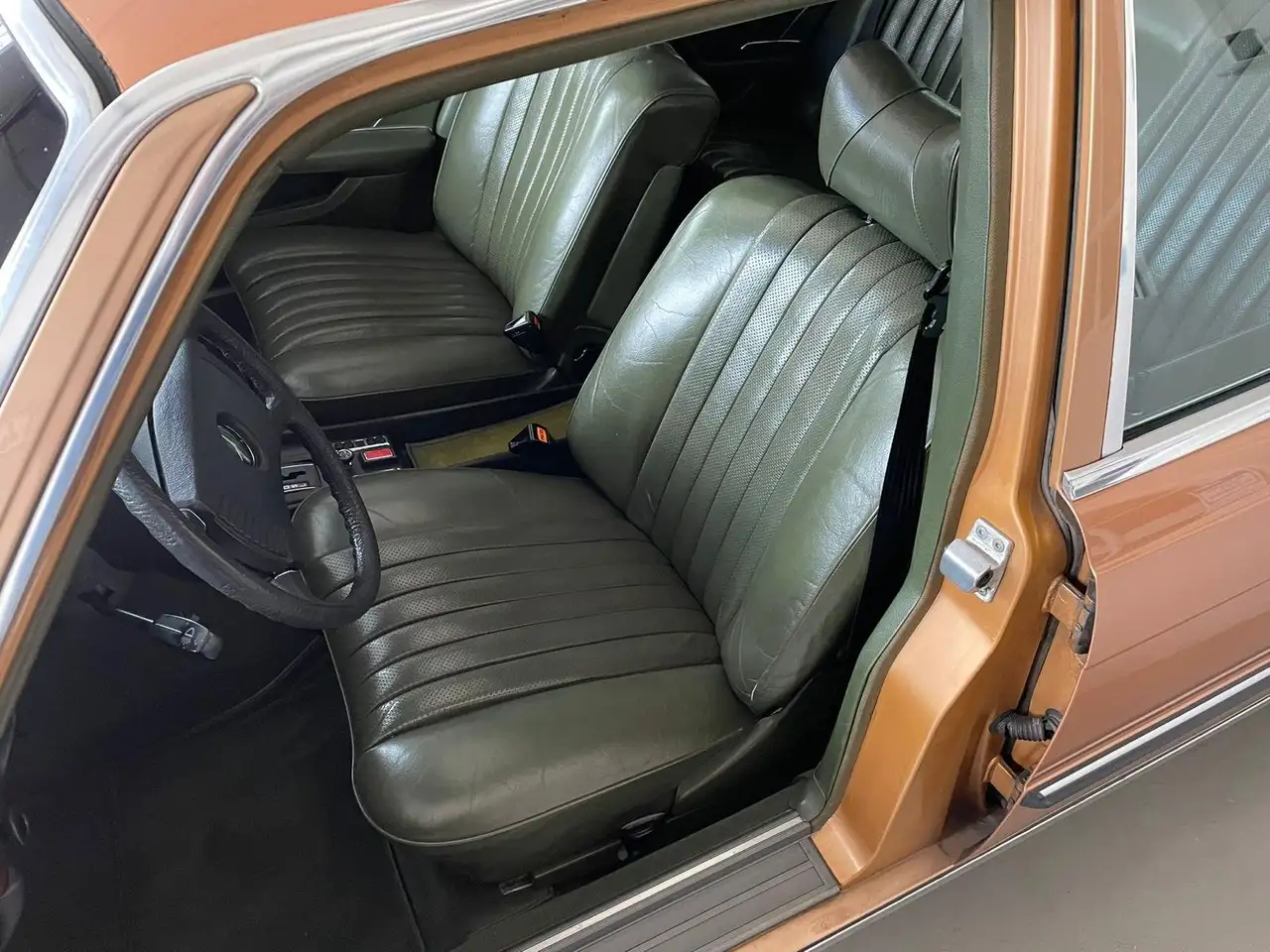 Mercedes-Benz 450 SEL W116 deutsches Auto mit Schiebedach., foto 8