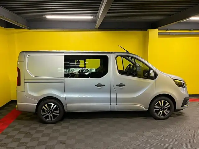 Renault Trafic view 9