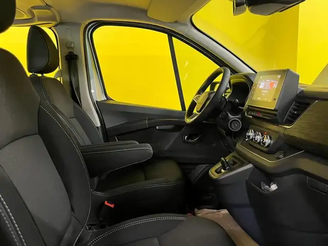 Renault Trafic view 4