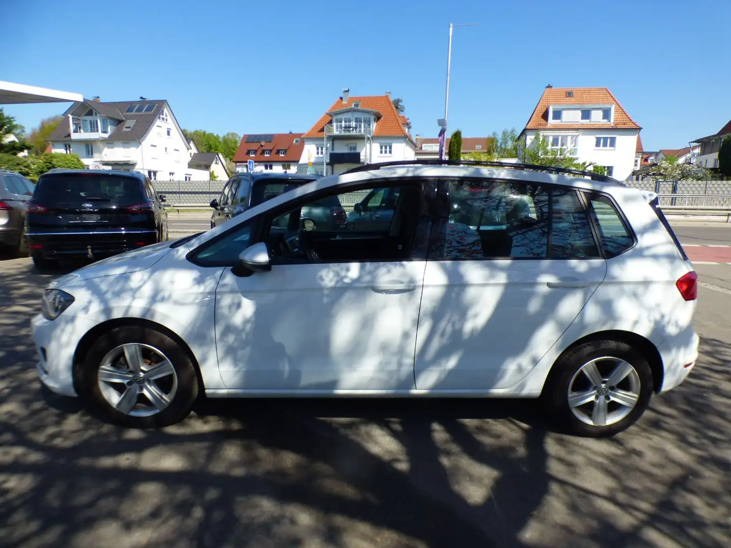 Volkswagen Golf Sportsvan VII Comfortline PDC*SHZ*MASSAGE* Blanco - 2
