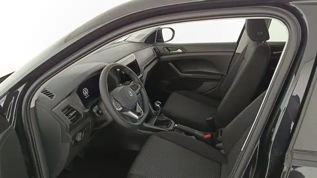 Volkswagen T-Cross view 9